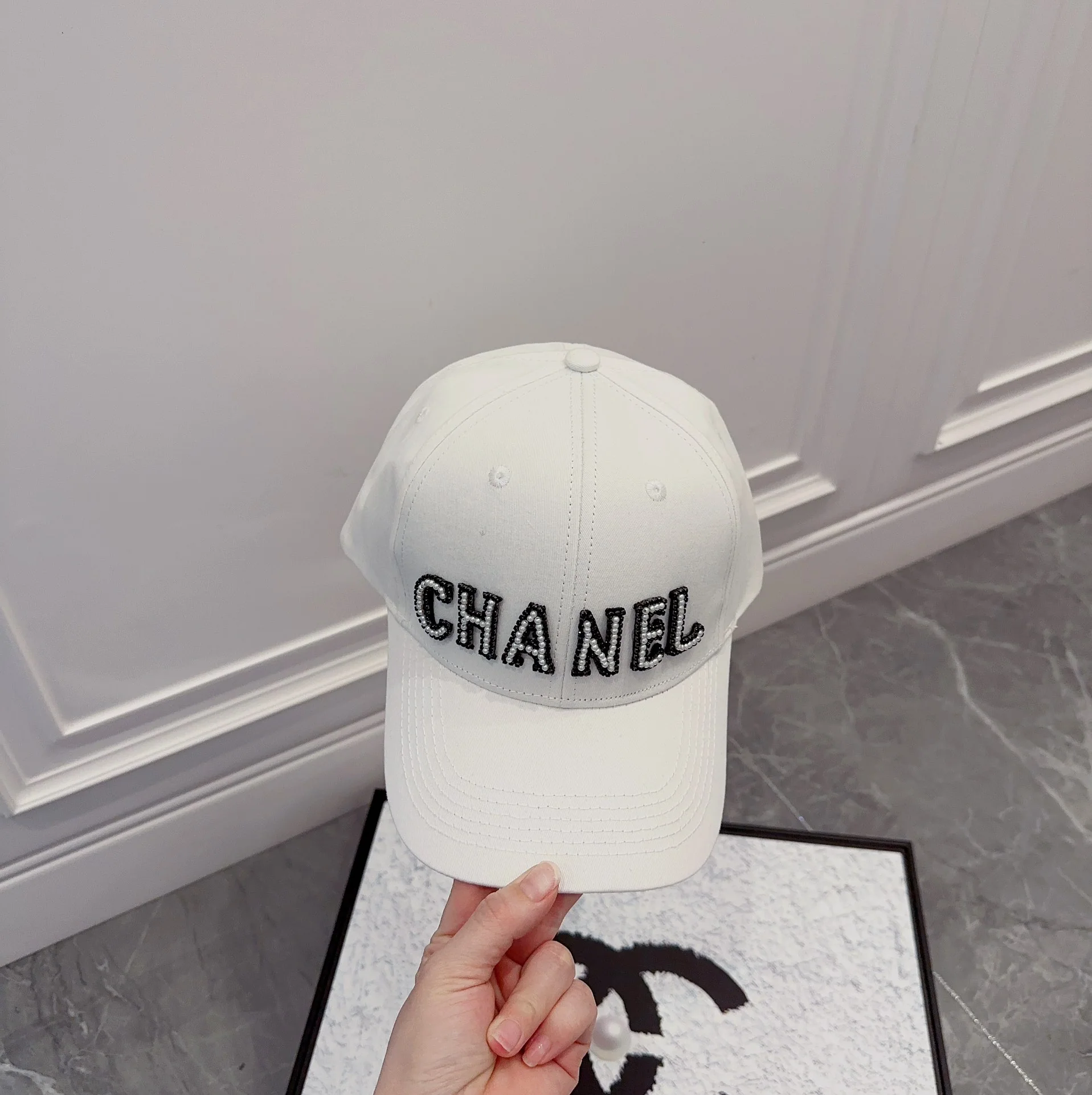 샤넬 진주 로고 베이스볼 모자 상세 이미지 8