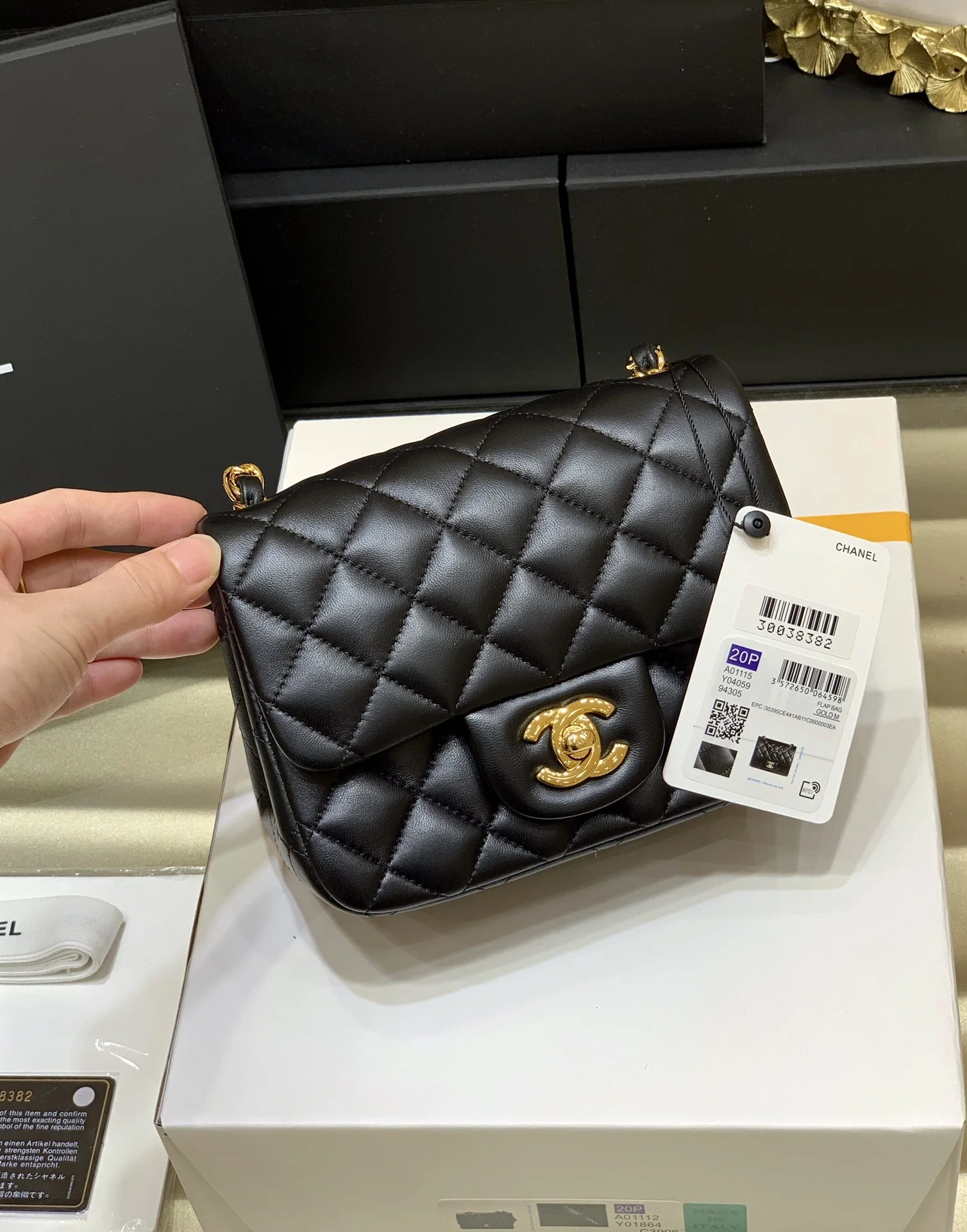 샤넬 카본파이버 클래식 플랩 백 A92993 상세 이미지 1