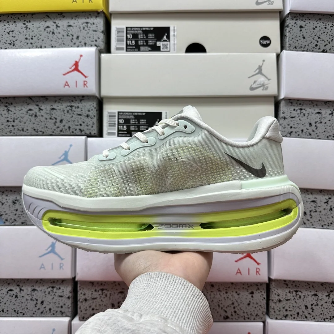 나이키 [5A] 보메로 프리미엄 옐로우 HQ2050-300 201618 Nike Vomero Premium Barely Volt 상세 이미지 3