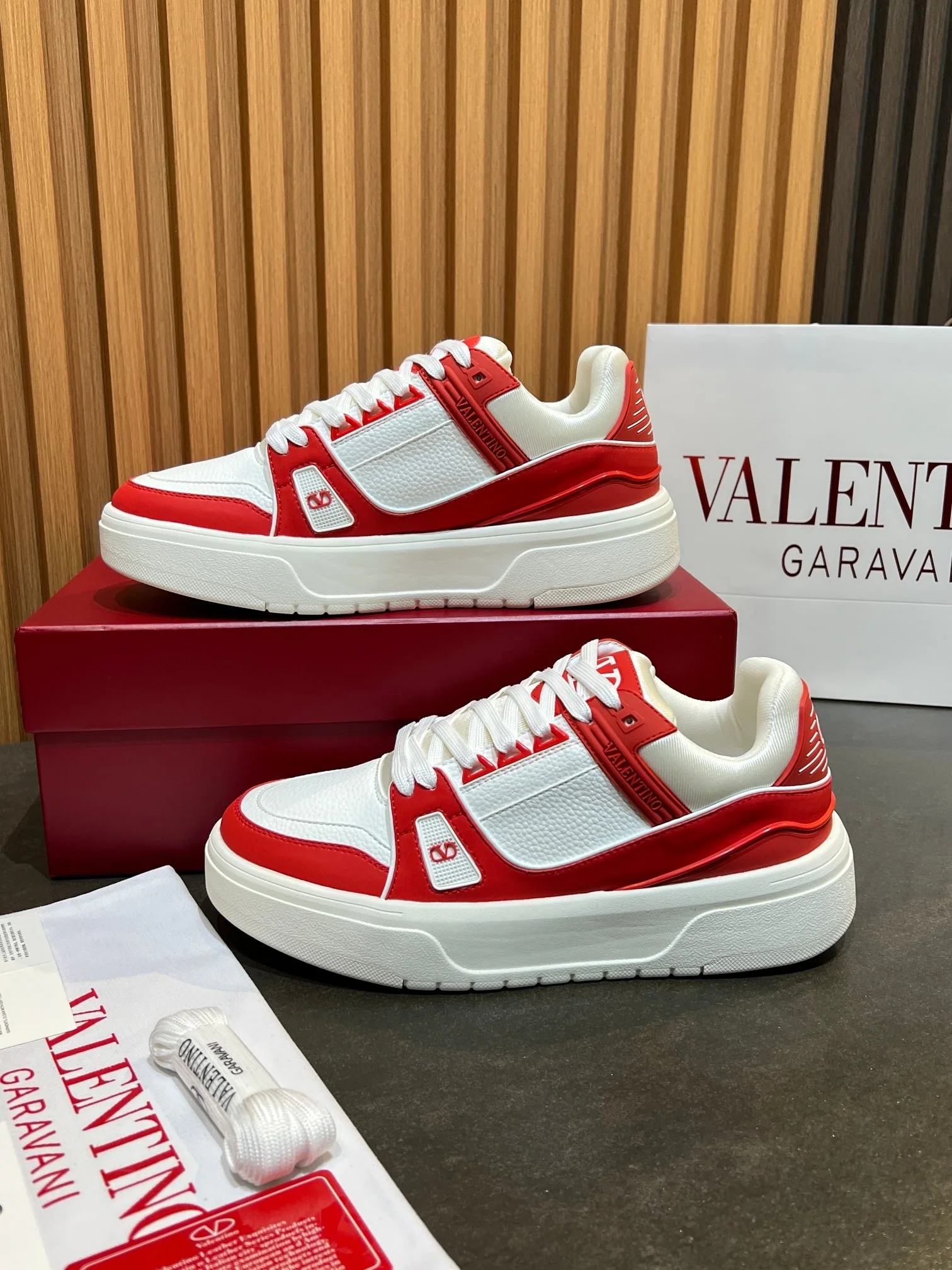 발렌티노 VLTN 커플 슈즈 상세 이미지 3