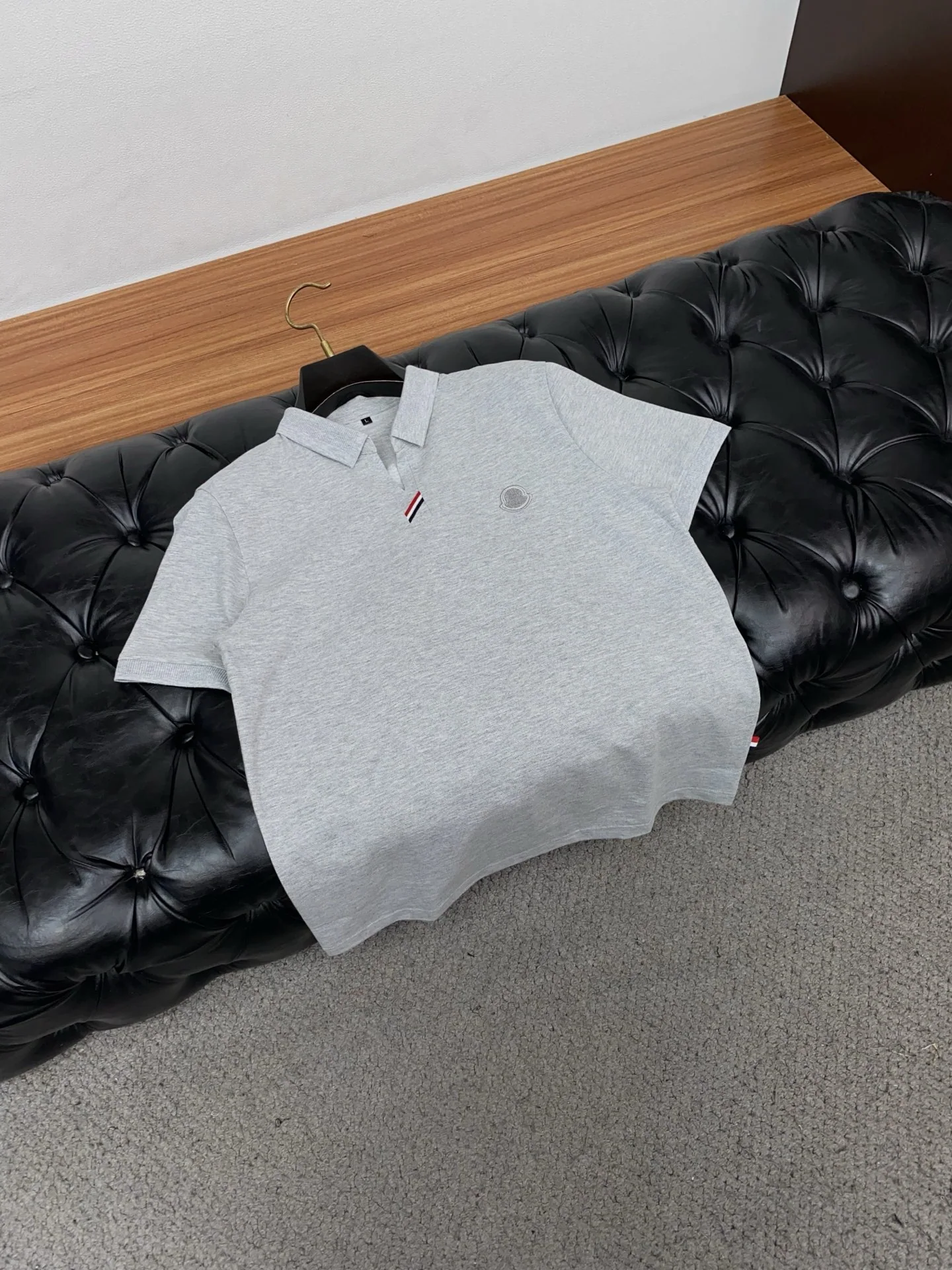 몽클레어 클래식 반팔 폴로셔츠 남성의류 P250 상세 이미지 8
