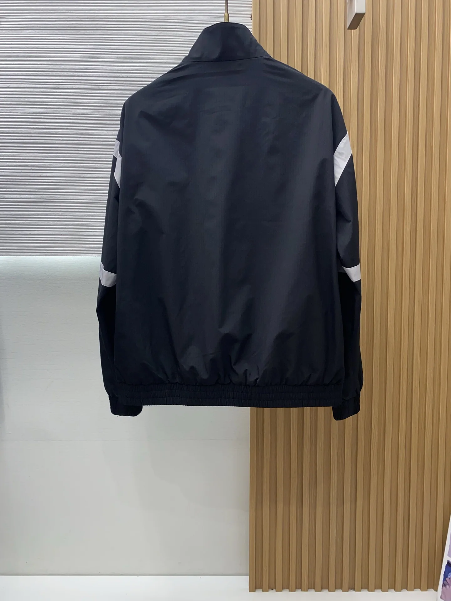 발렌시아가 스탠드카라 슬림핏 남성 자켓 상세 이미지 9