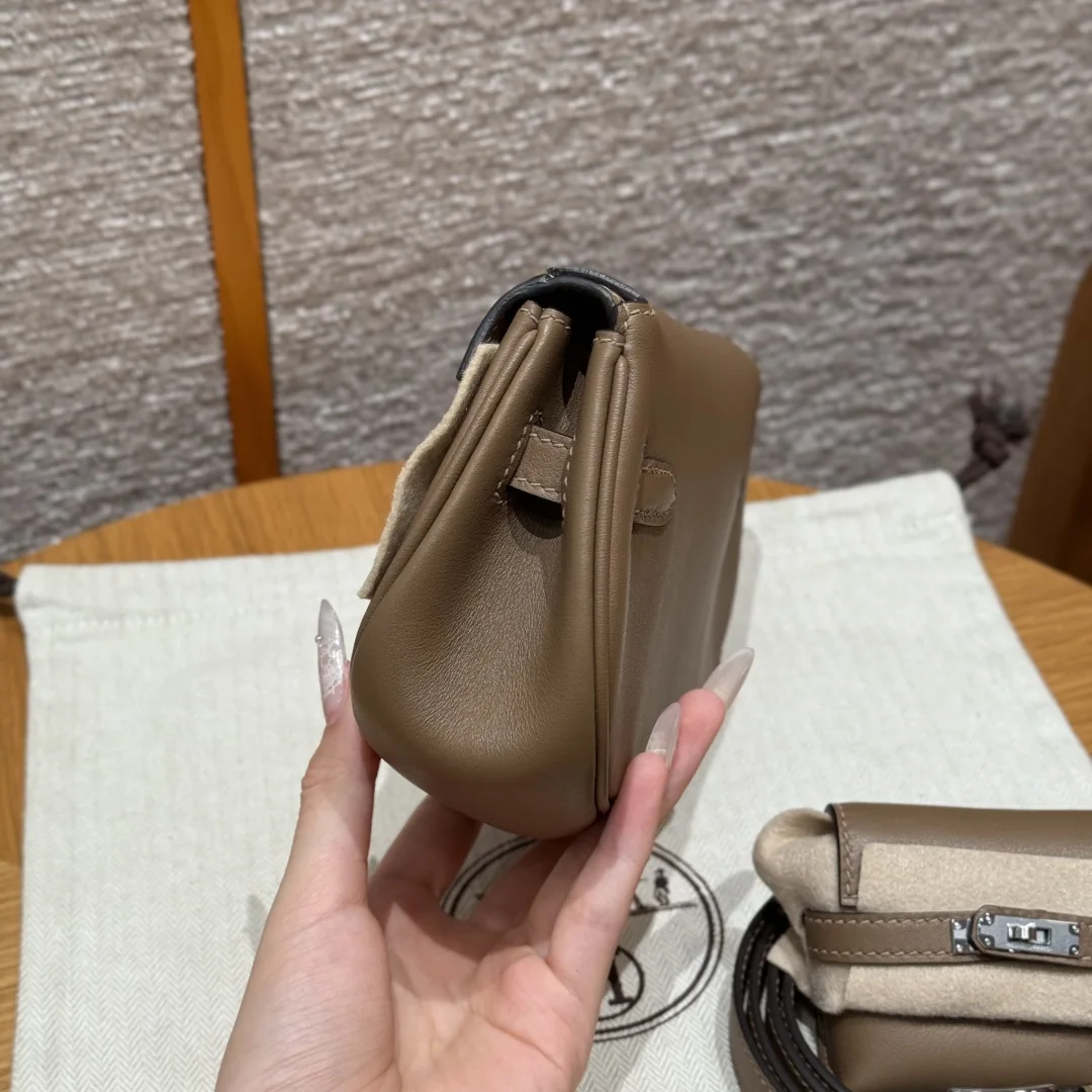 에르메스 켈리 무브 만두형 가방 상세 이미지 4