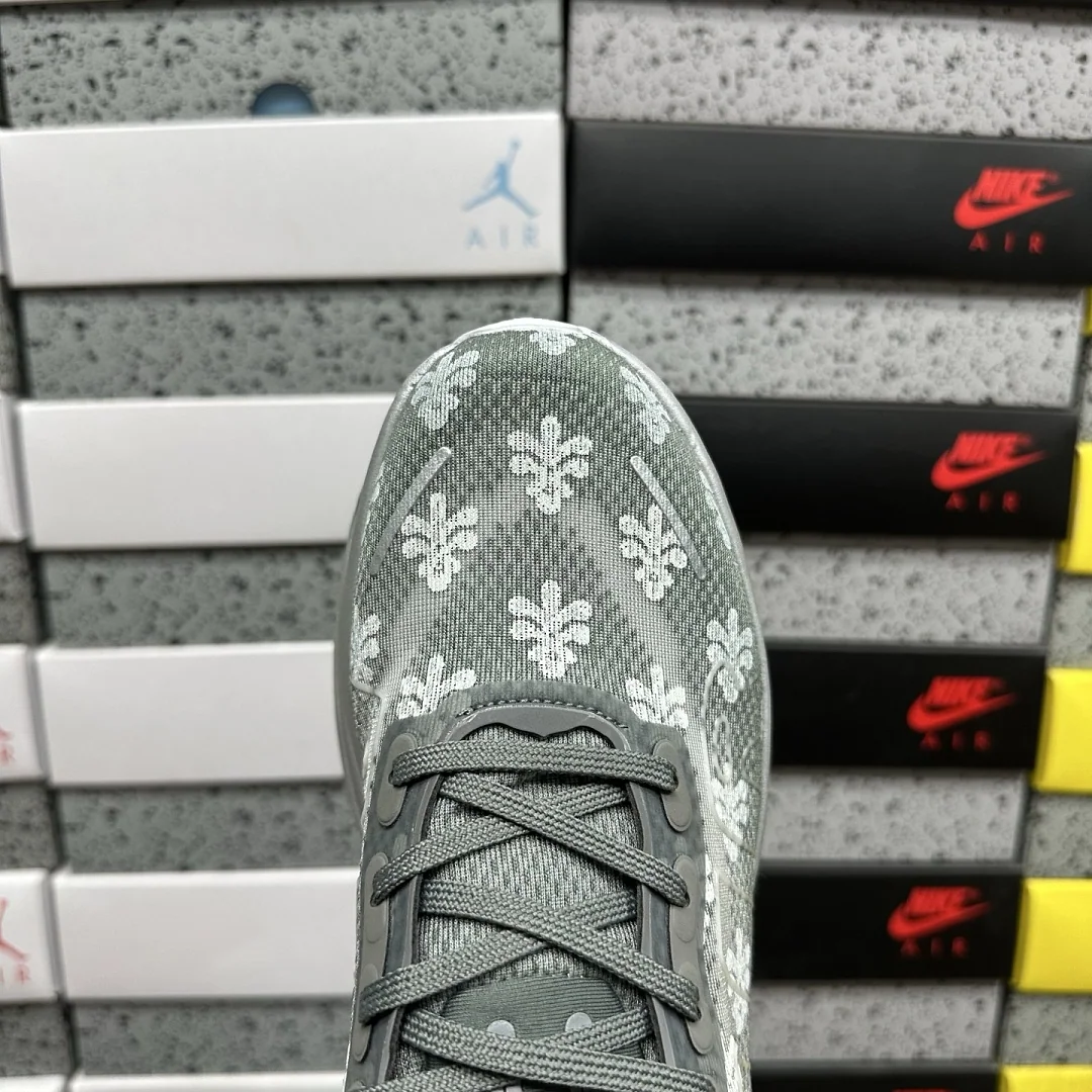 나이키 [5A] 보메로 프리미엄 QS IQ0028-001 201783 Nike Vomero Premium QS Fleur De-Lis 상세 이미지 3