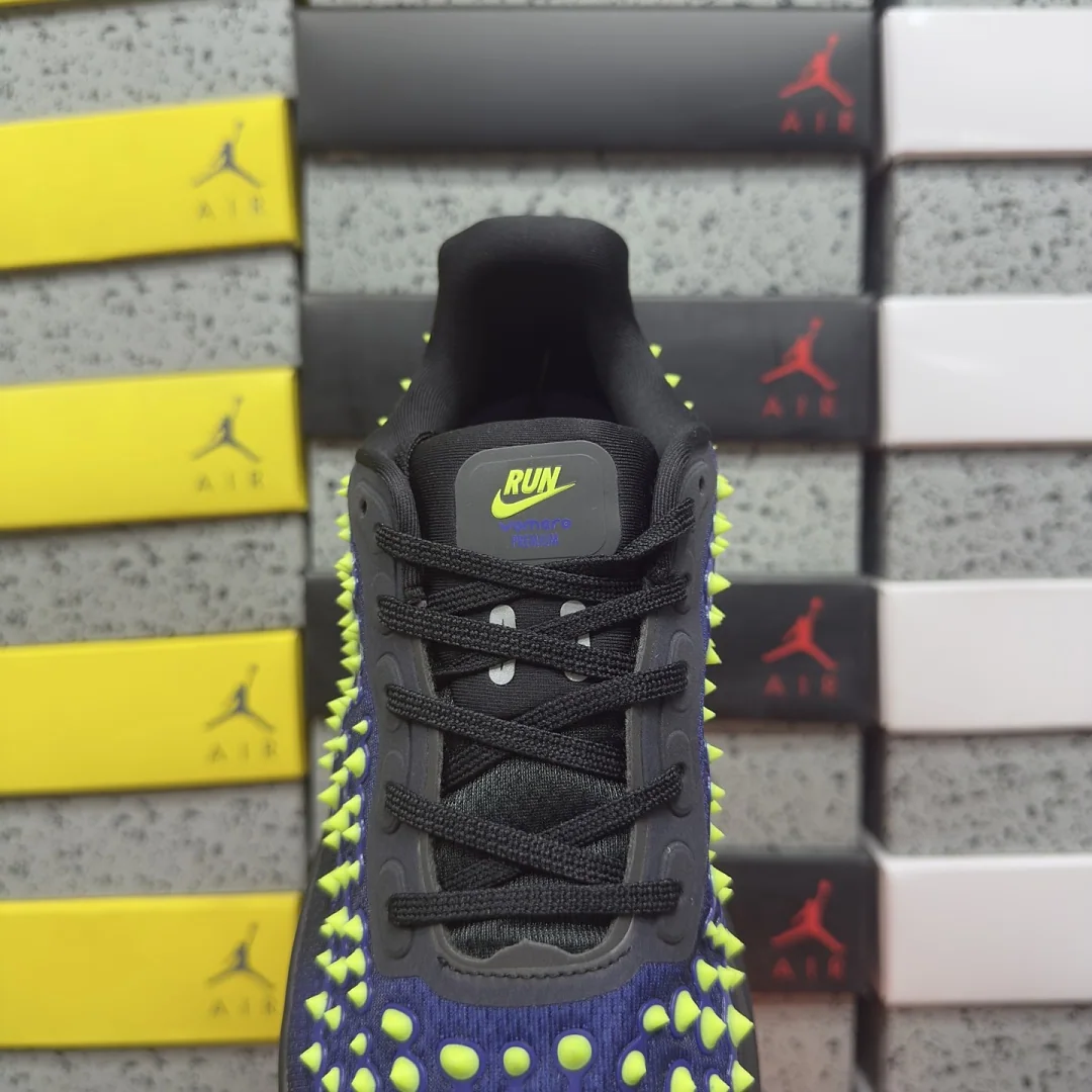 나이키 [5A] 보메로 프리미엄 QS IR2168-002 201766 Nike Vomero Premium QS Black Volt Glow 상세 이미지 5
