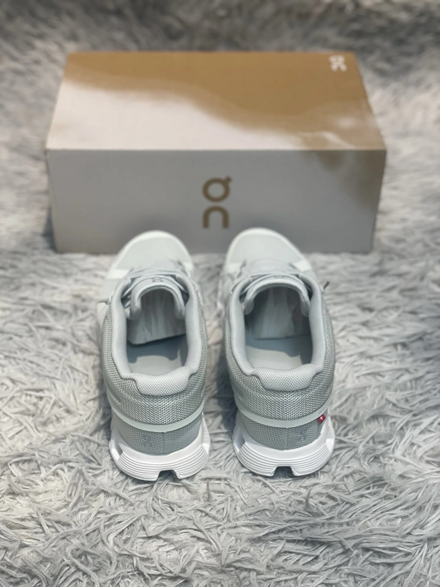 ON Run Cloud 6 캐주얼 경량 러닝화 상세 이미지 3