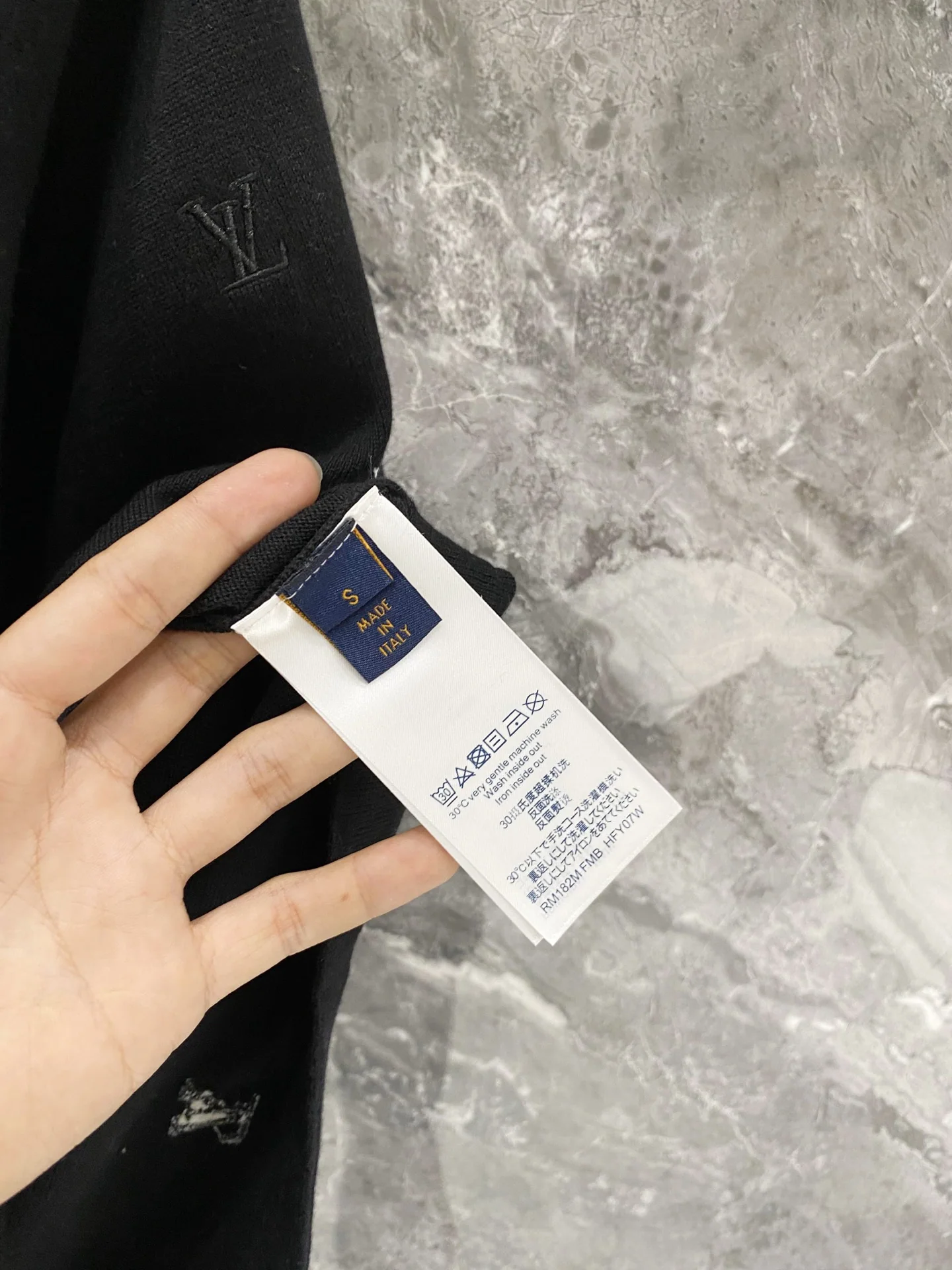 루이비통 엠보스드 자카드 니트 크루넥 반팔 티셔츠 26 FW 상세 이미지 8