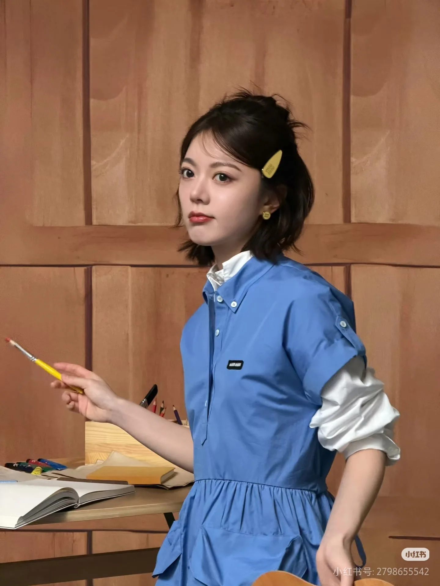 미우미우 로고 자수 포켓 레이스 반팔 셔츠원피스 상세 이미지 8