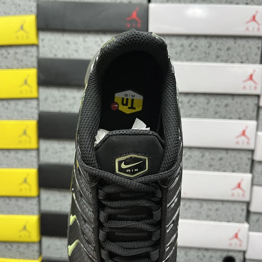 나이키 [DF] 에어 맥스 플러스 DM0032-035 201678 Nike Air Max Plus Iron Gray Light Liquid 상세 이미지 2