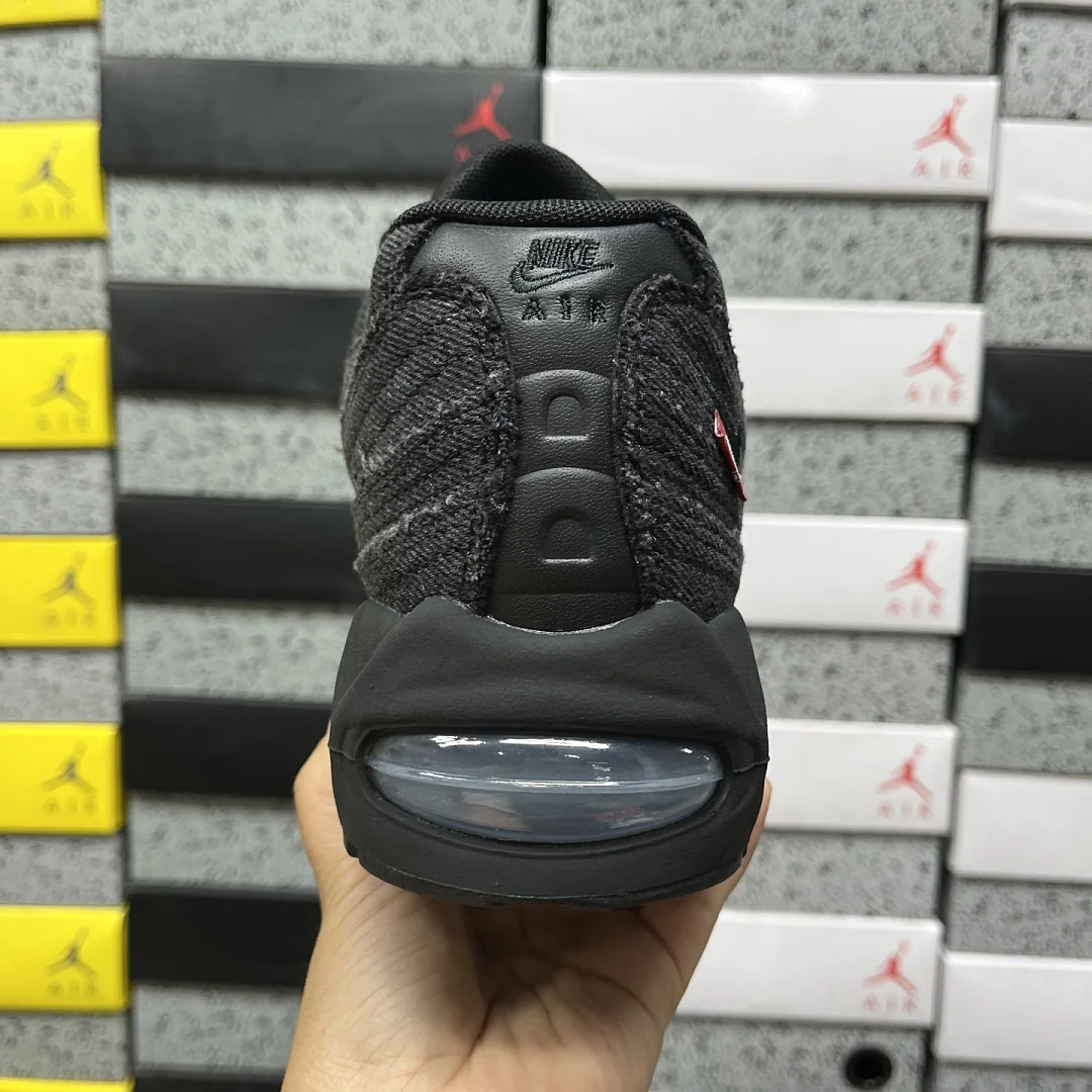 나이키 [GX] 에어 맥스 95 OG HM4743-001 201545 Nike Air Max 95 OG Black 상세 이미지 5