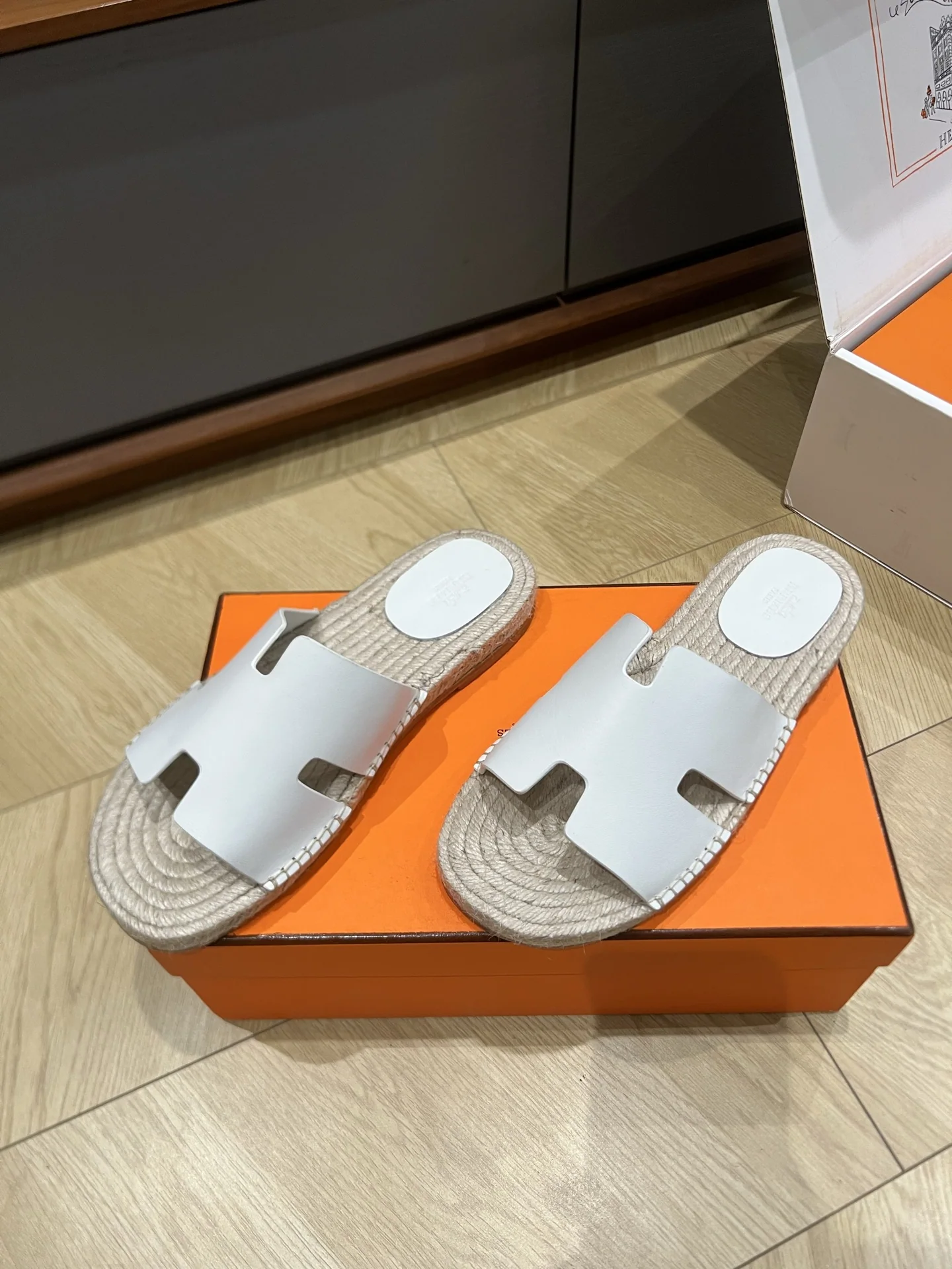 에르메스 스트로우 짠 커플 비치 샌들 상세 이미지 4