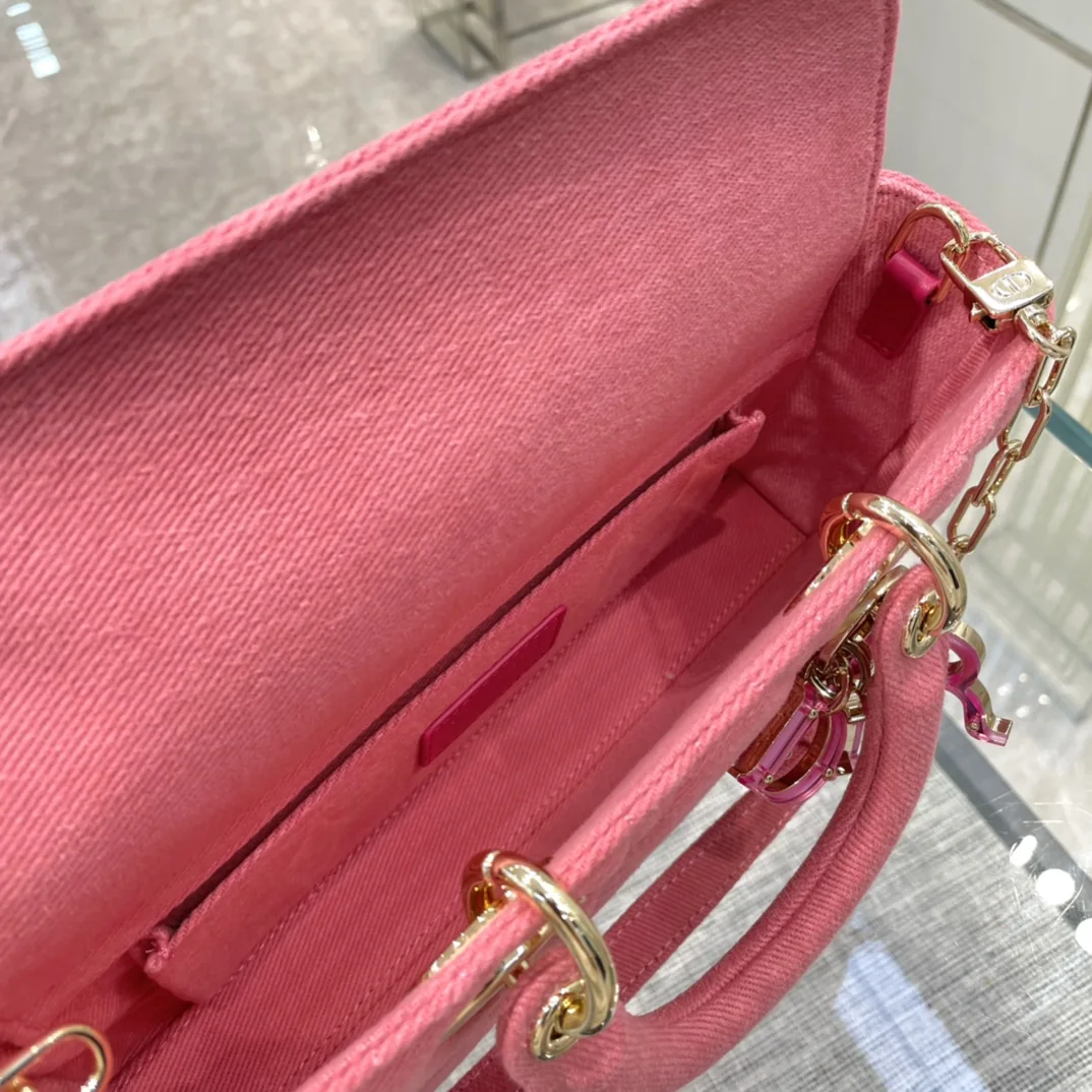 디올 데님 로즈 레드 가방 상세 이미지 4