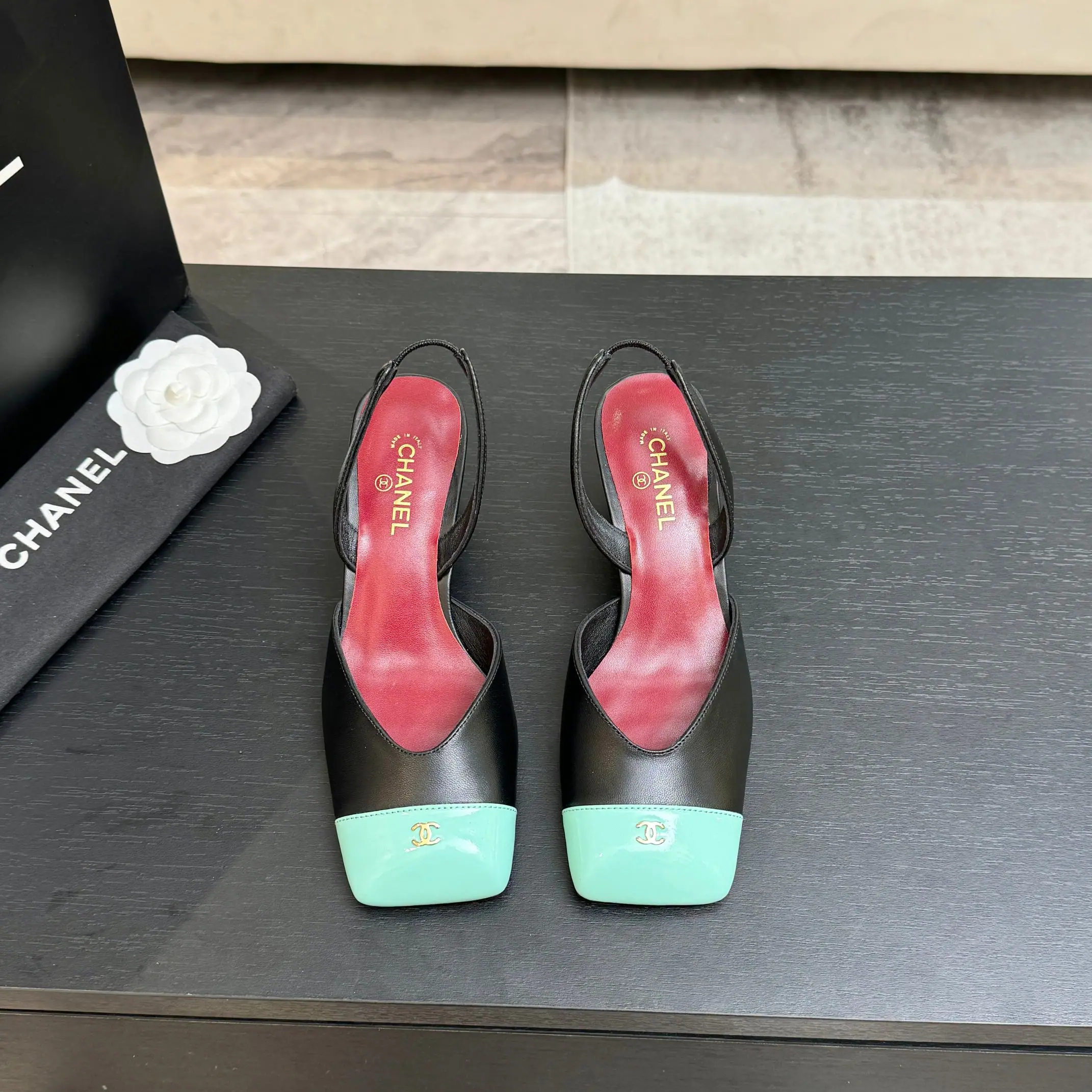 샤넬 더블 C 스티치 스퀘어토 백리스 샌들 상세 이미지 1