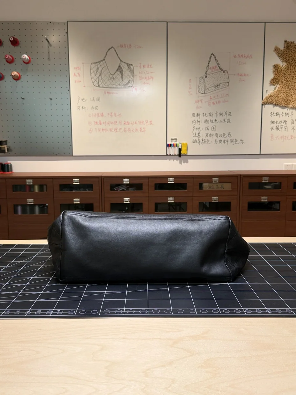 샤넬 더블 C 풀레더 토트백 AS6475 상세 이미지 4