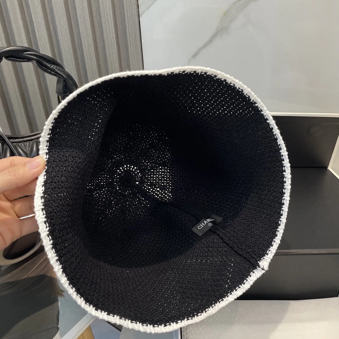 샤넬 25 c 램스킨 버킷 햇 모자 상세 이미지 4