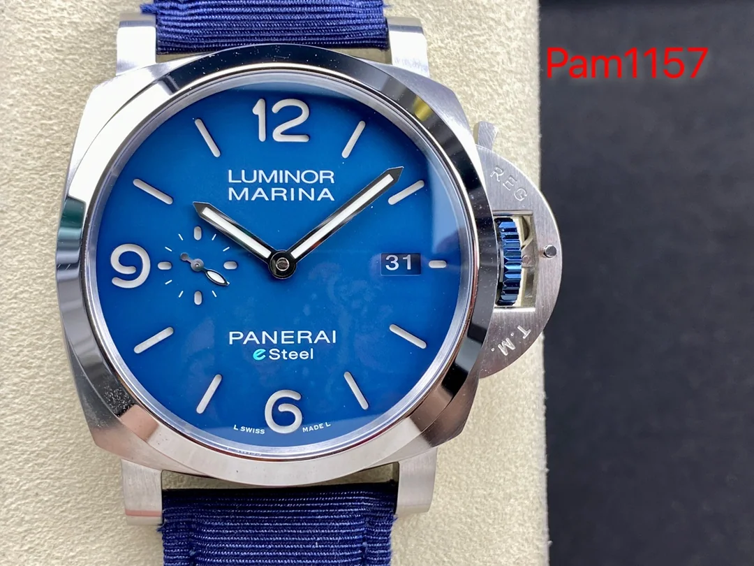 파네라이 PAM1157 시계