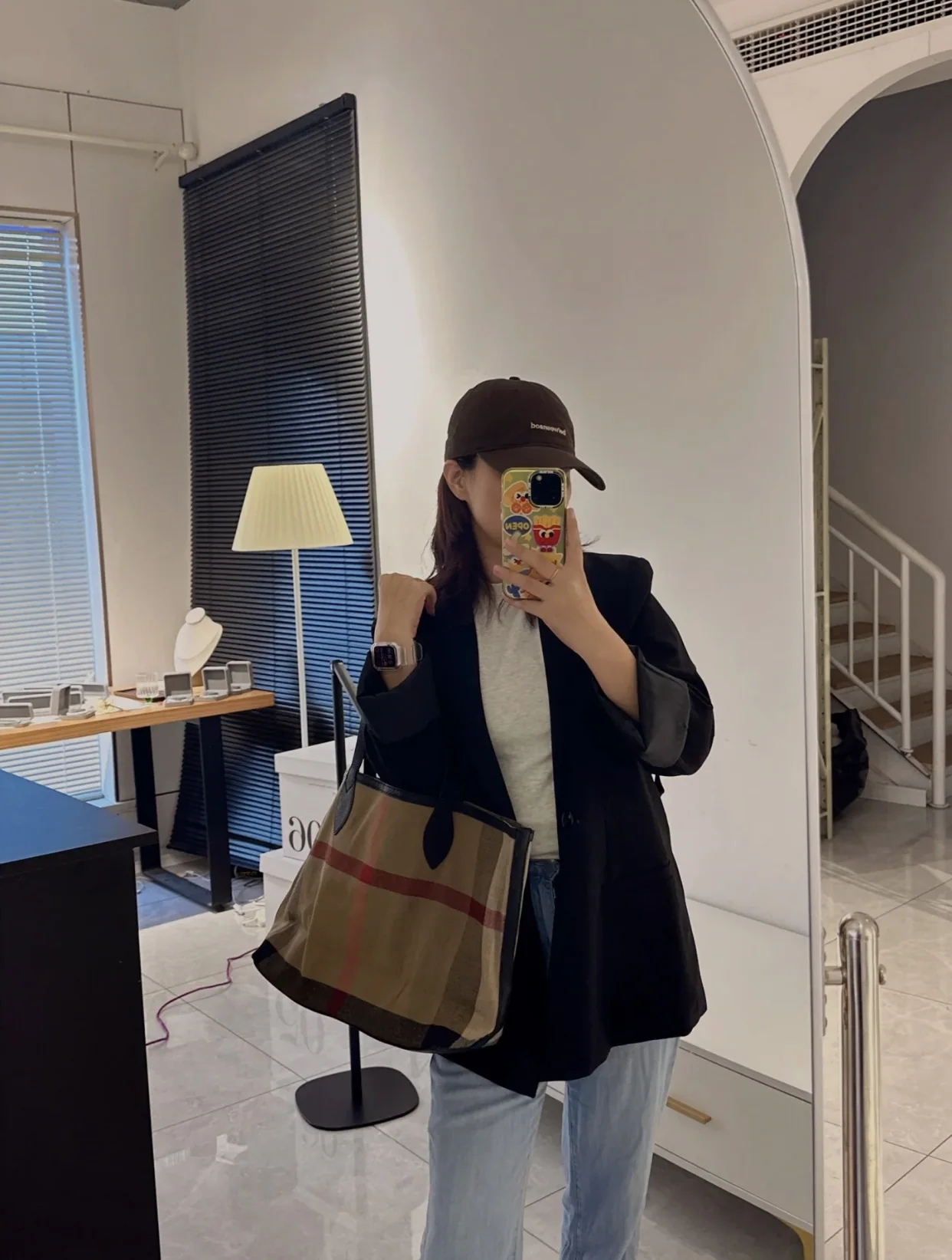 버버리 클래식 삼베 토트백 상세 이미지 1
