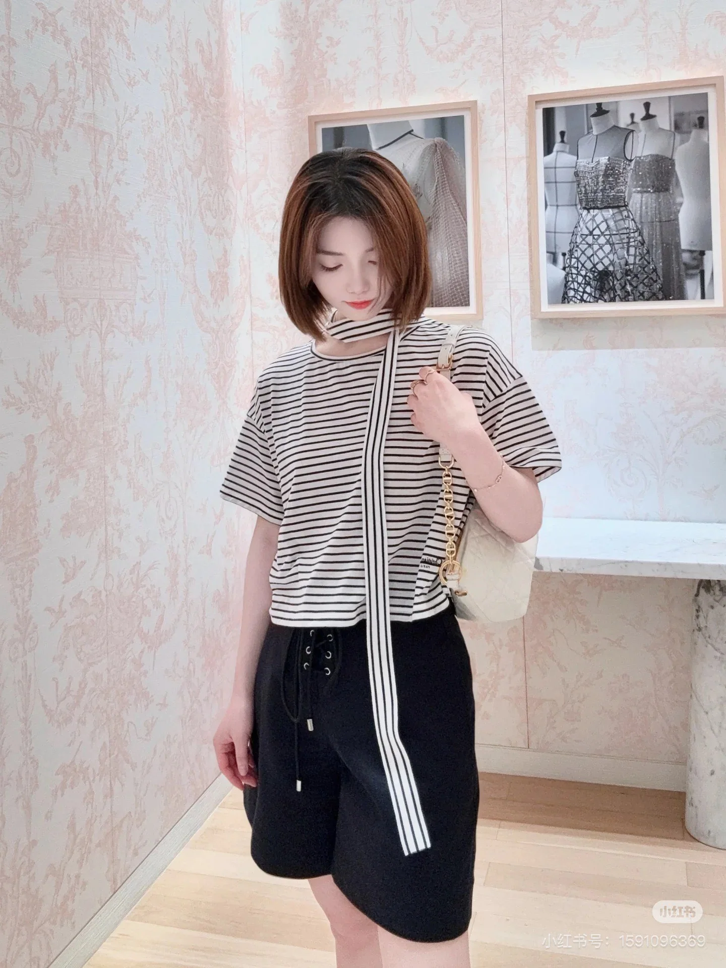 디올 리본 스트라이프 반팔 티셔츠 상세 이미지 4