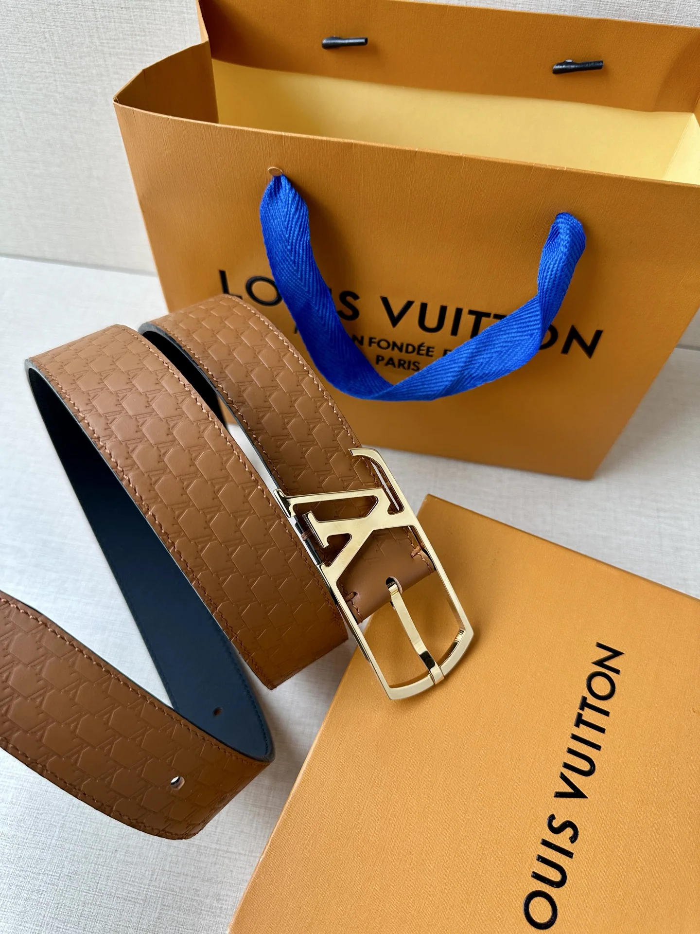 루이비통 LV 에어로그램 버클 벨트 상세 이미지 4