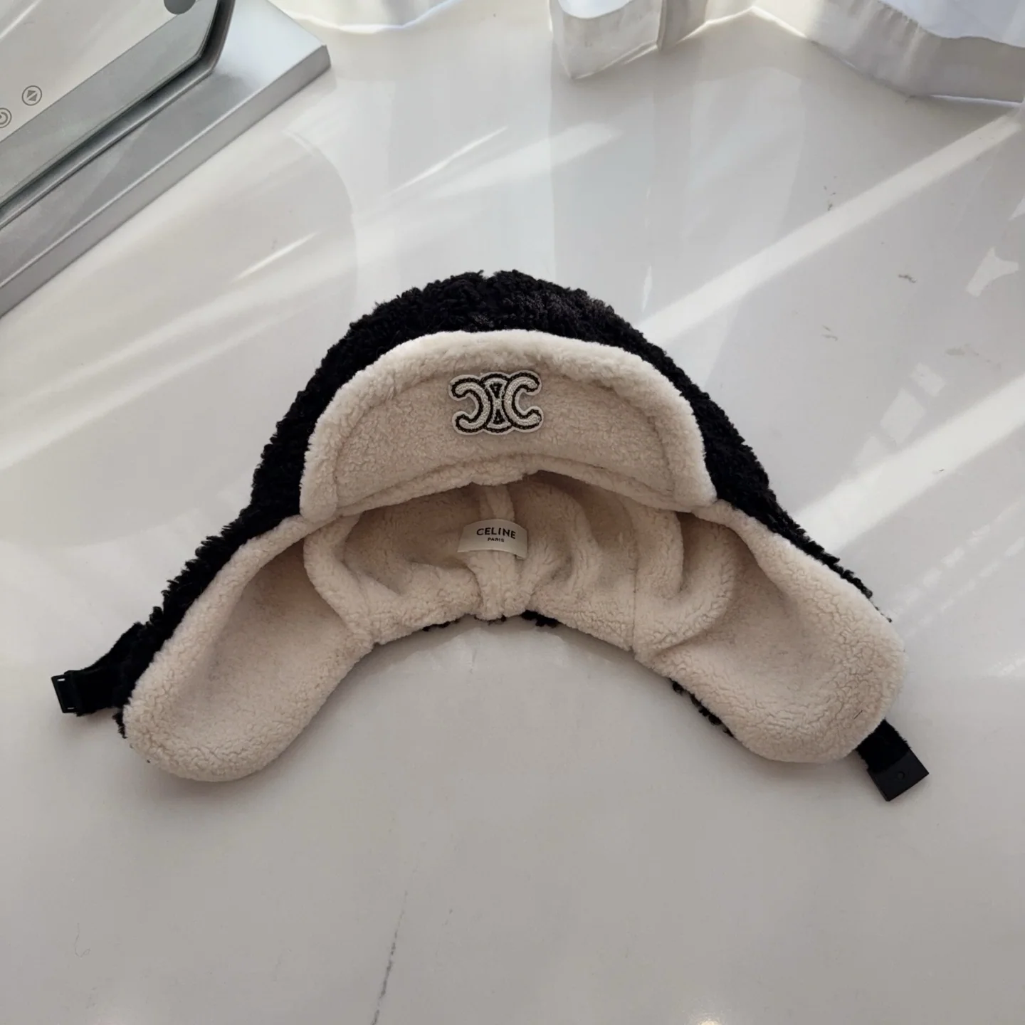 셀린느 램울 소재 컬러 블록 이어머프 모자 상세 이미지 3