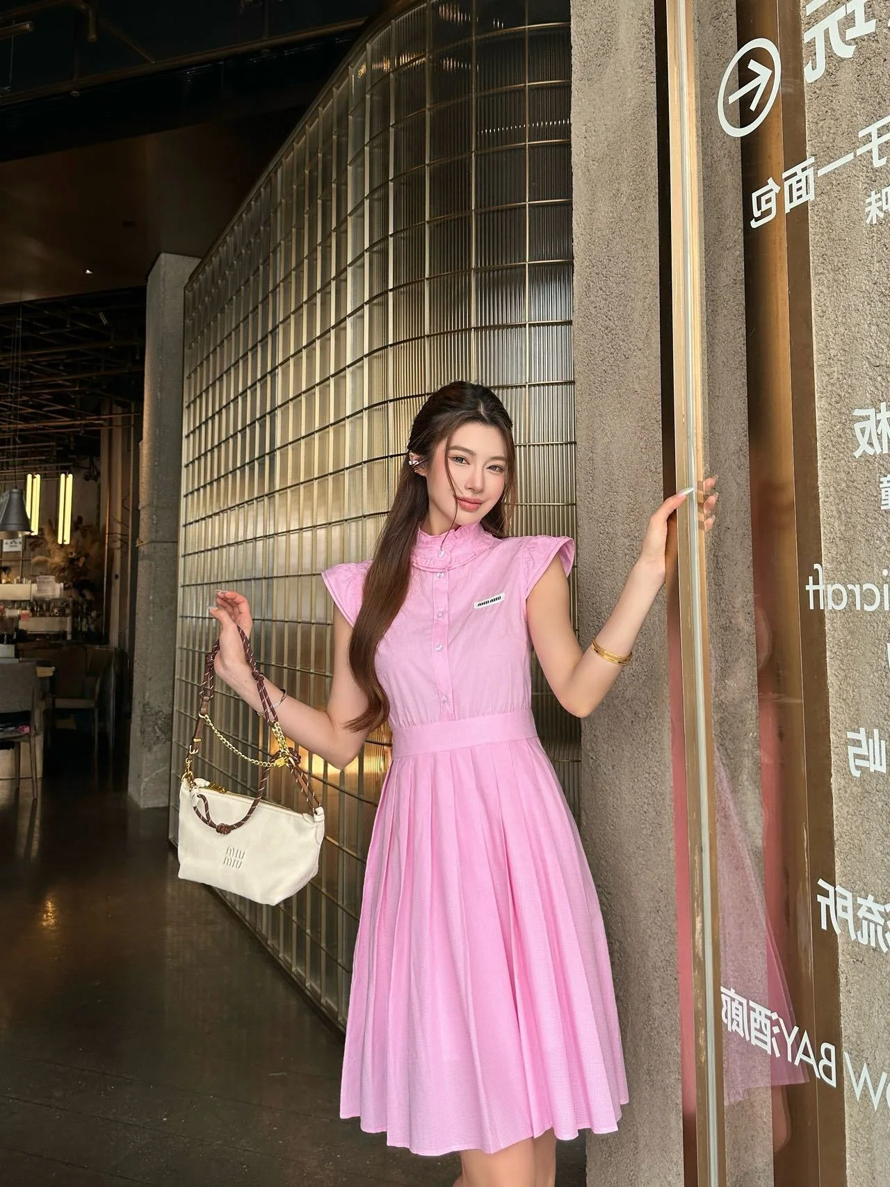 미우미우 스탠드 카라 반소매 플리츠 원피스 상세 이미지 1