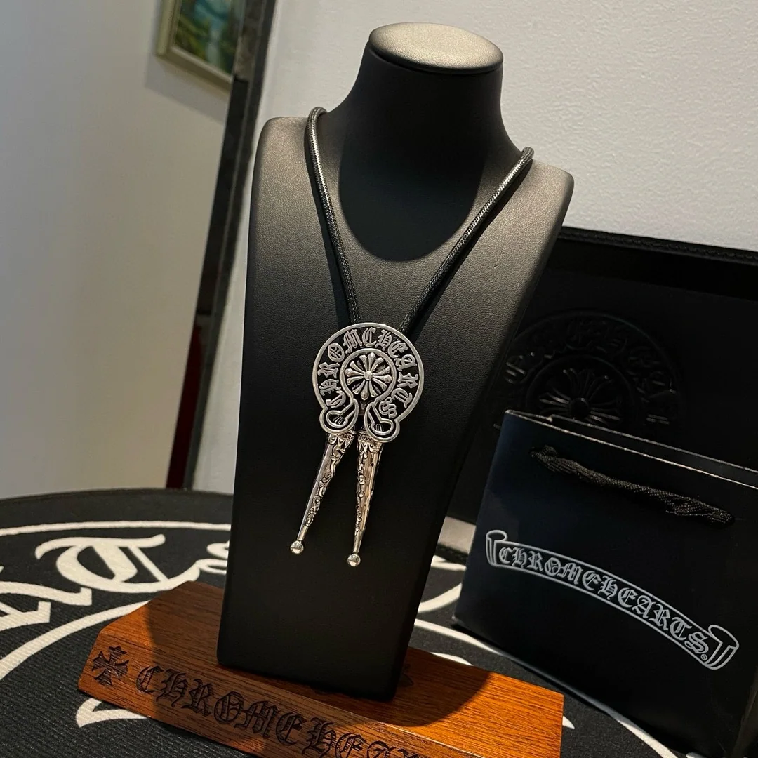 크롬하츠 호스슈 로고 가죽 코드 조절 목걸이 상세 이미지 2