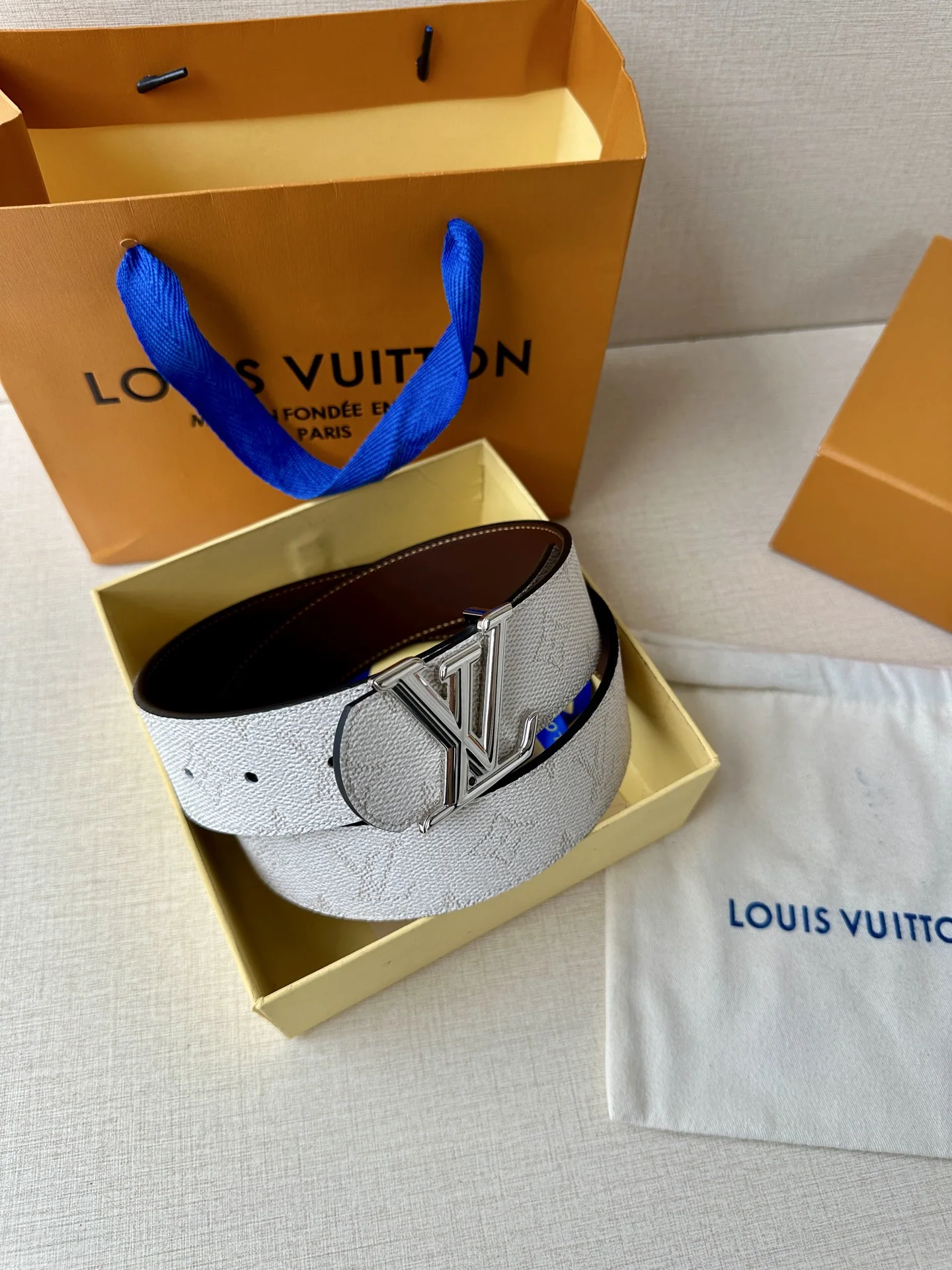 루이비통 LV 디멘션 모노그램 리버시블 벨트 상세 이미지 5