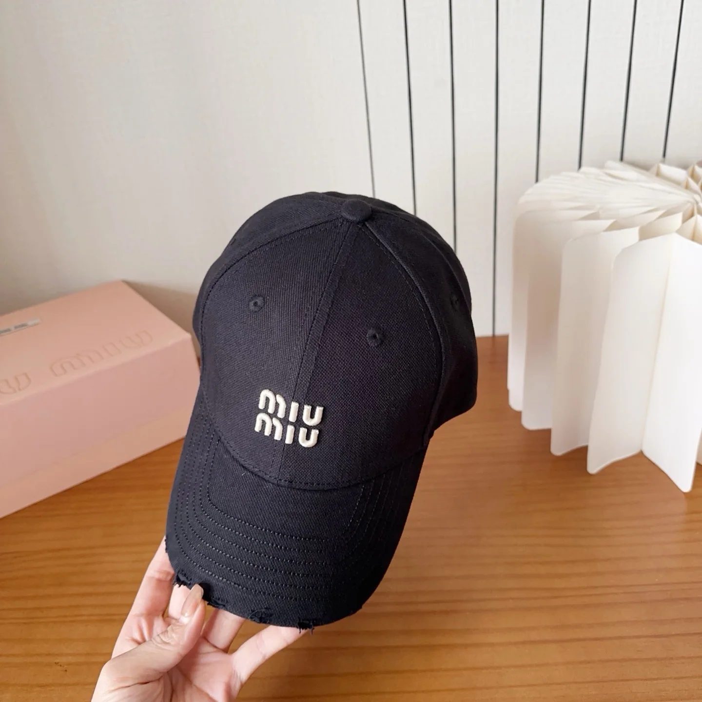 미우미우 모자 80858 Miu Miu Cap 상세 이미지 3