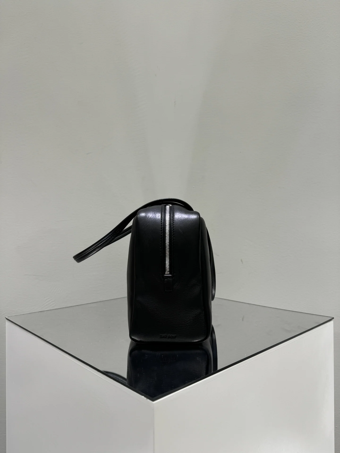 더로우 가방 상세 이미지 3