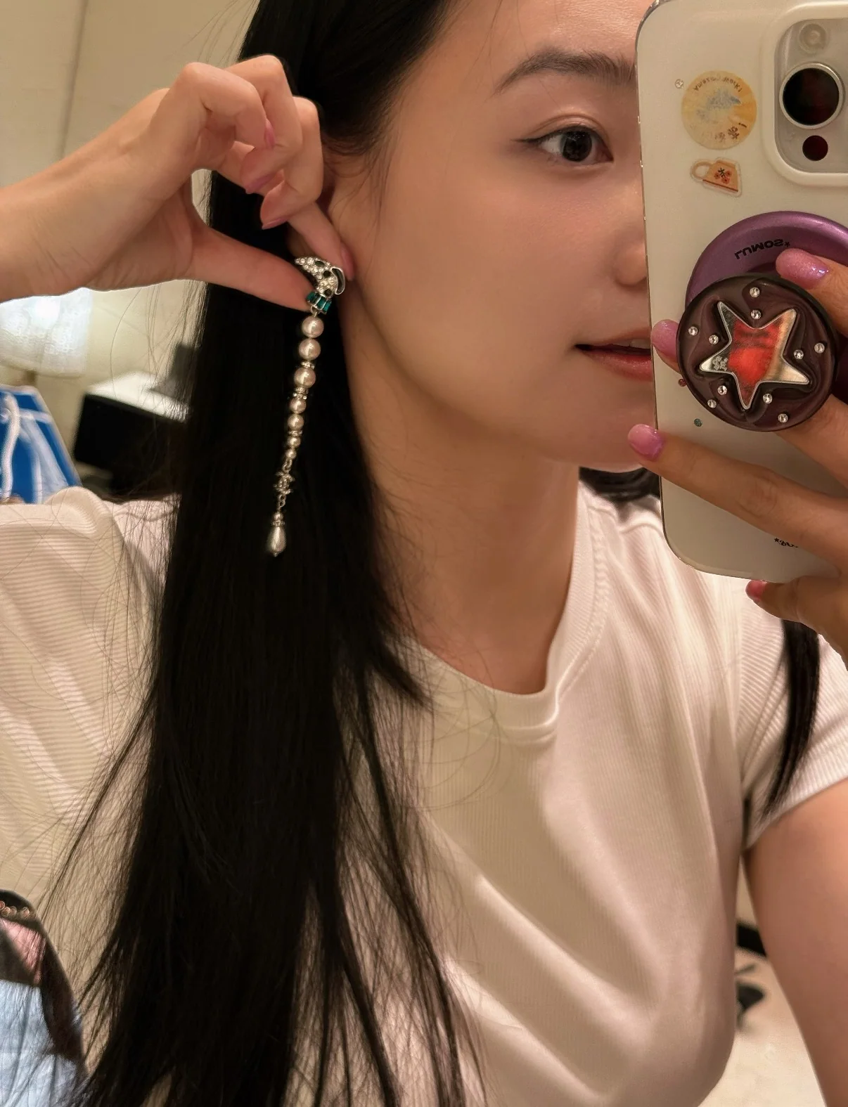 샤넬 크리스탈 진주 장식 롱 귀걸이 상세 이미지 9