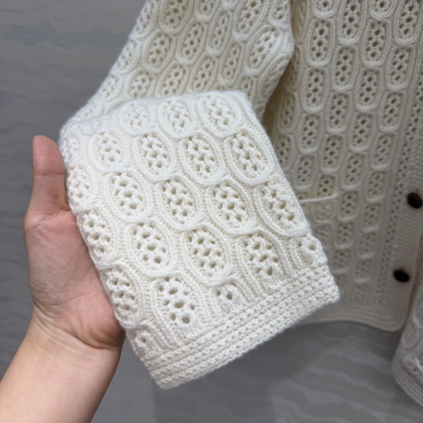 로로피아나 3D 파인애플 플라워 울 니트 가디건 SL 상세 이미지 6