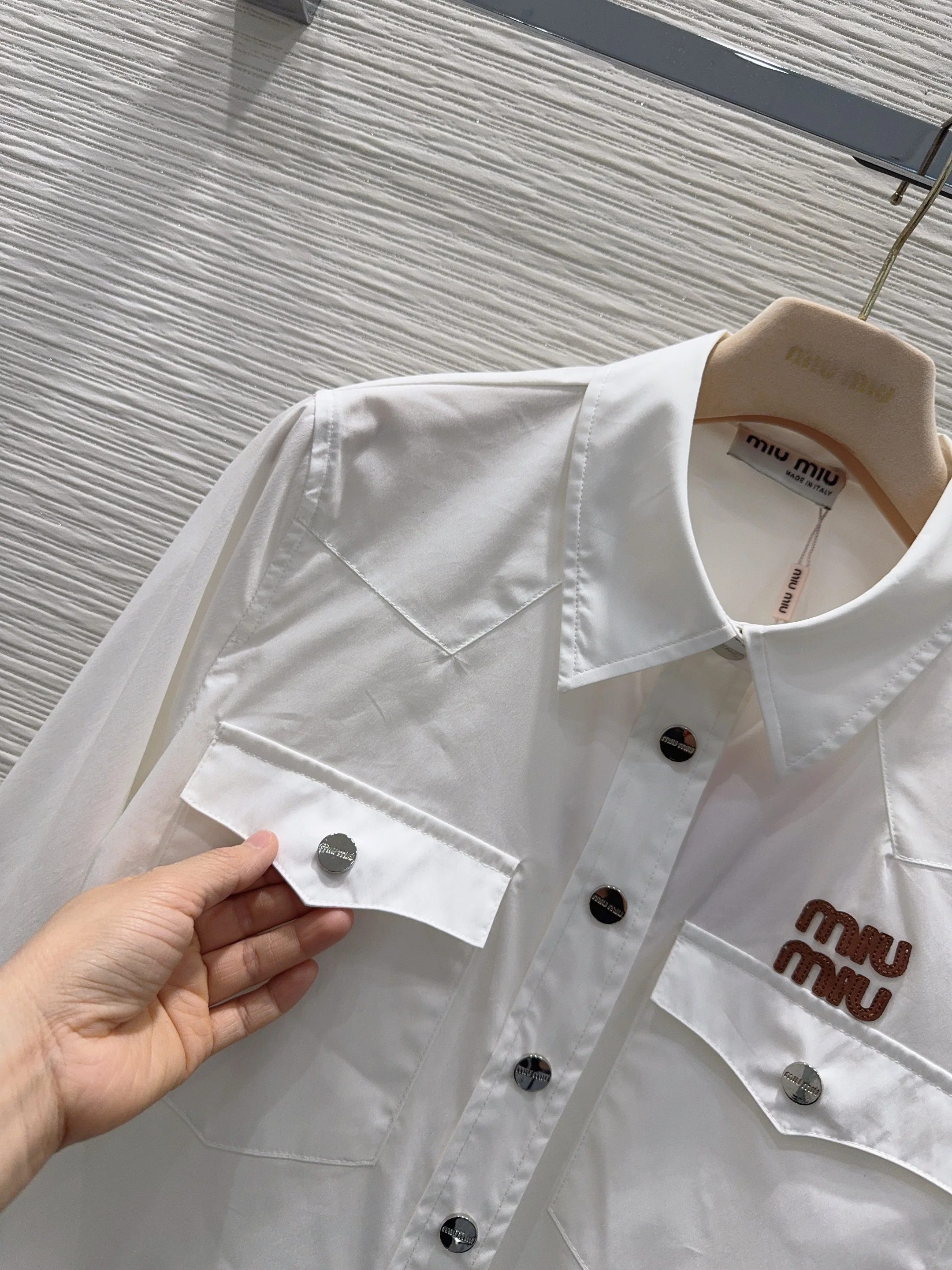 미우미우 2026 SS 여성 셔츠 97195 Miu Miu Shirt 상세 이미지 12