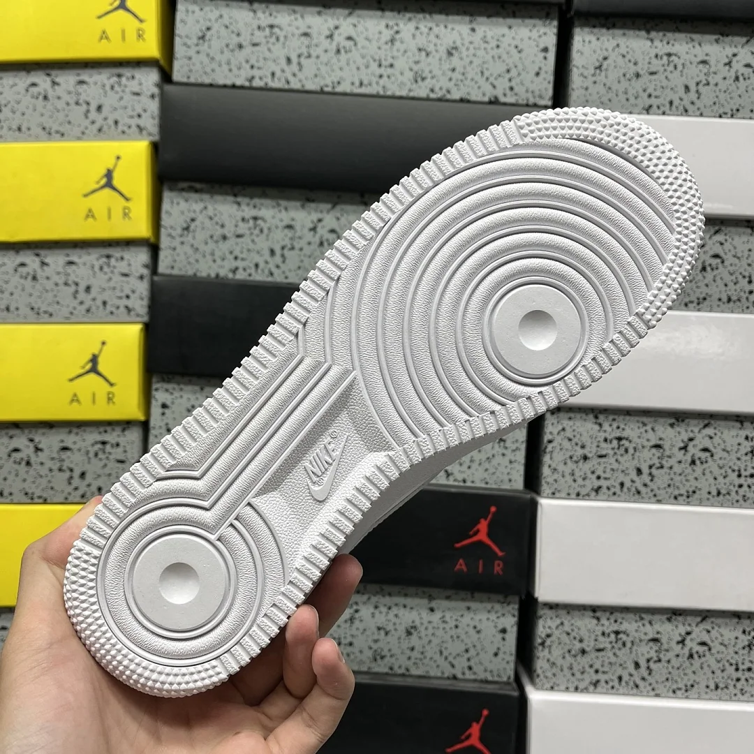 나이키 [XY/PB] 에어 포스 1 로우 SP CZ8065-100 201734 Nike Air Force 1 Low SP Drake NOCTA 상세 이미지 2