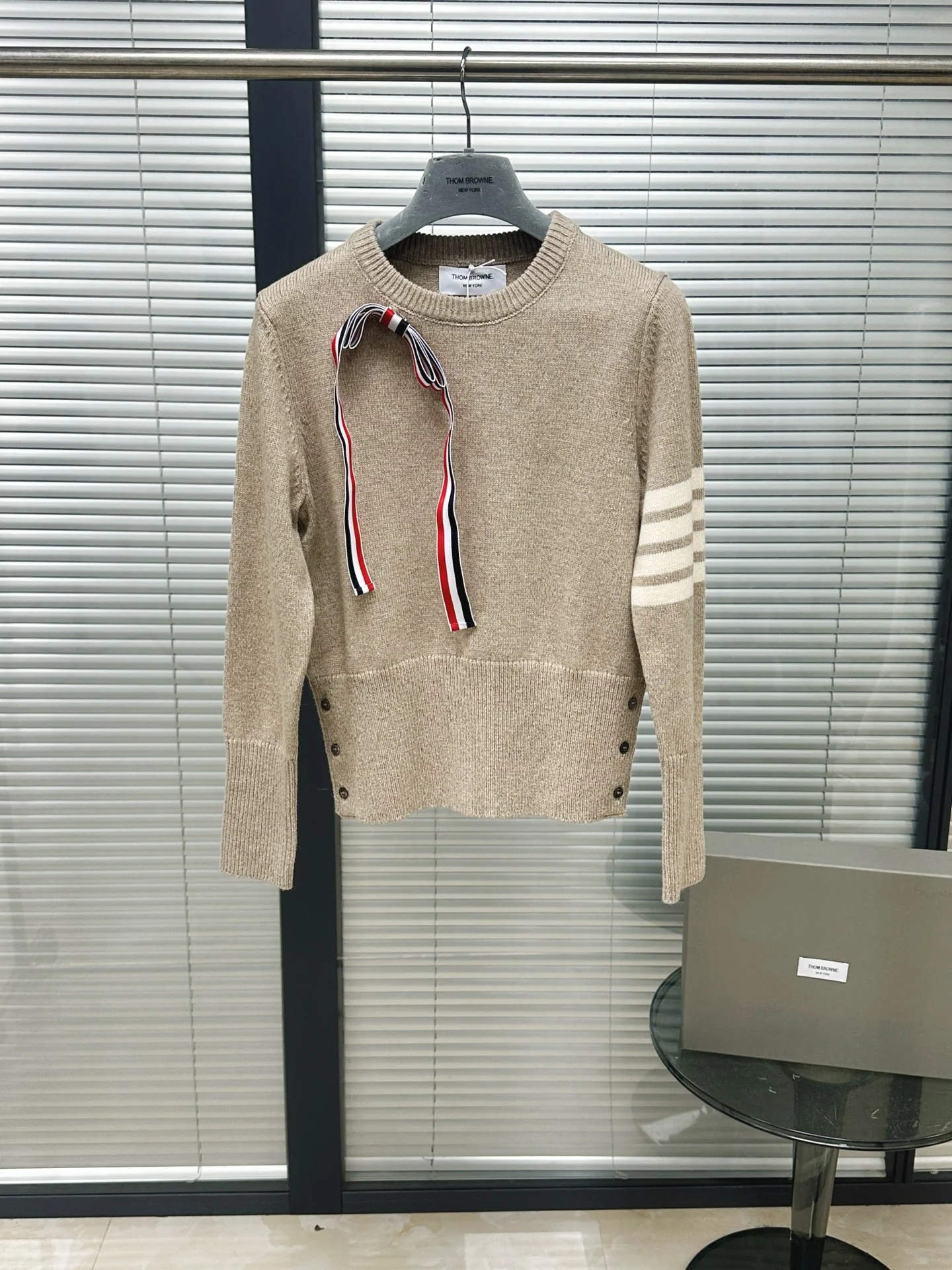 톰브라운 여성 울 크루넥 니트 풀오버 143041