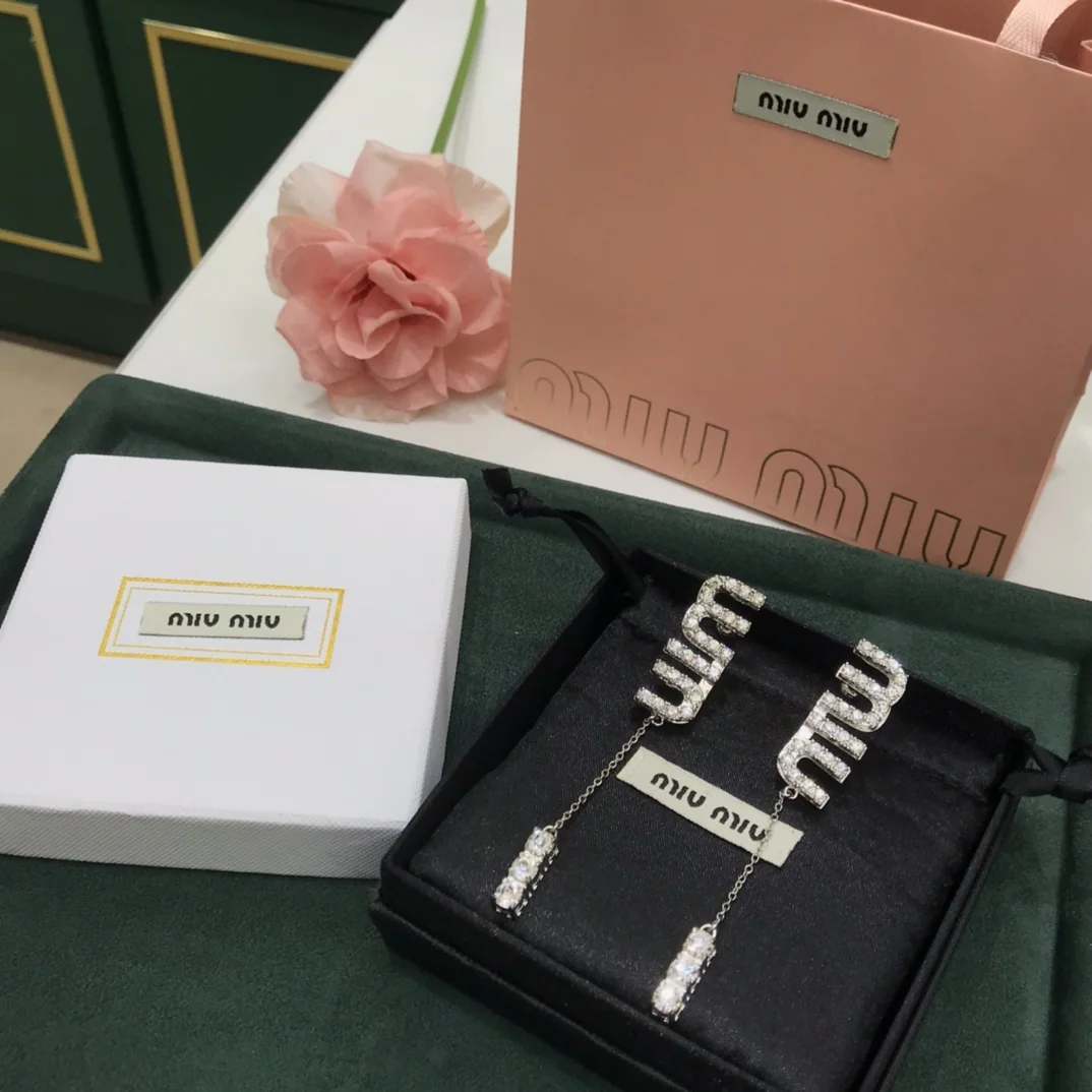 미우미우 스와로브스키 크리스탈 스터드 귀걸이 상세 이미지 5
