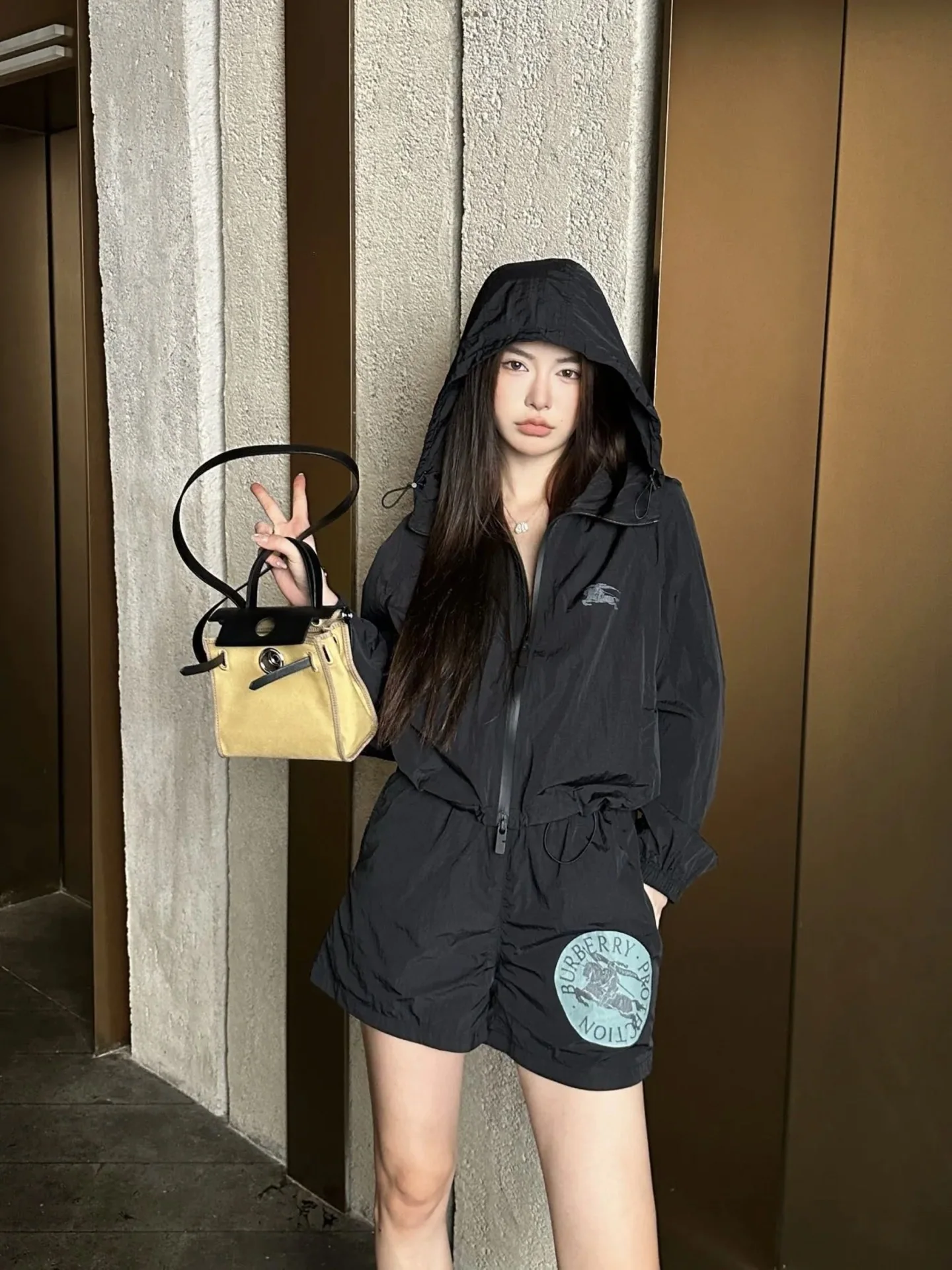 버버리 경량 후드 재킷 반바지 세트 상세 이미지 1