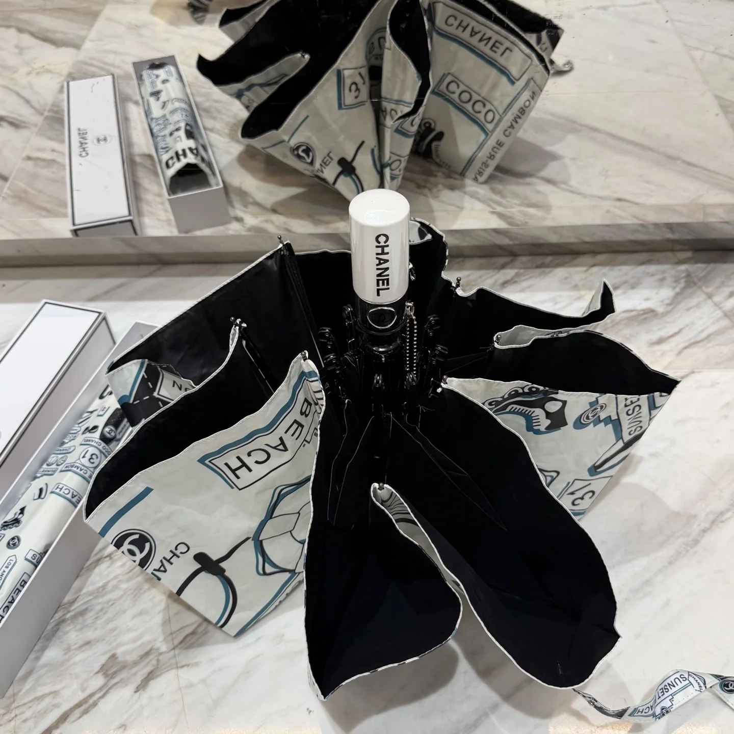 샤넬 삼단 자동 접이식 우산 상세 이미지 5