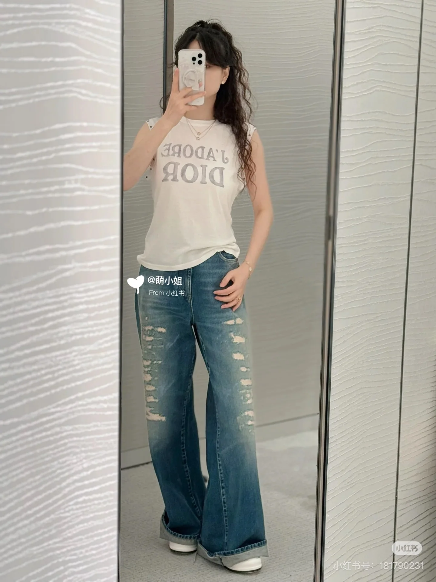 디올 슬로건 프린트 여성 반팔 티셔츠 2025 FW 상세 이미지 9