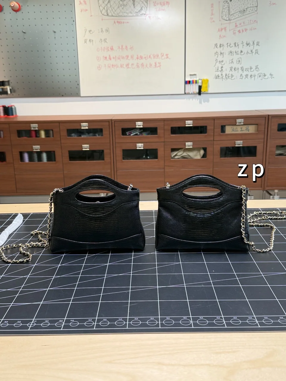 샤넬 리자드 블랙 가방 상세 이미지 2