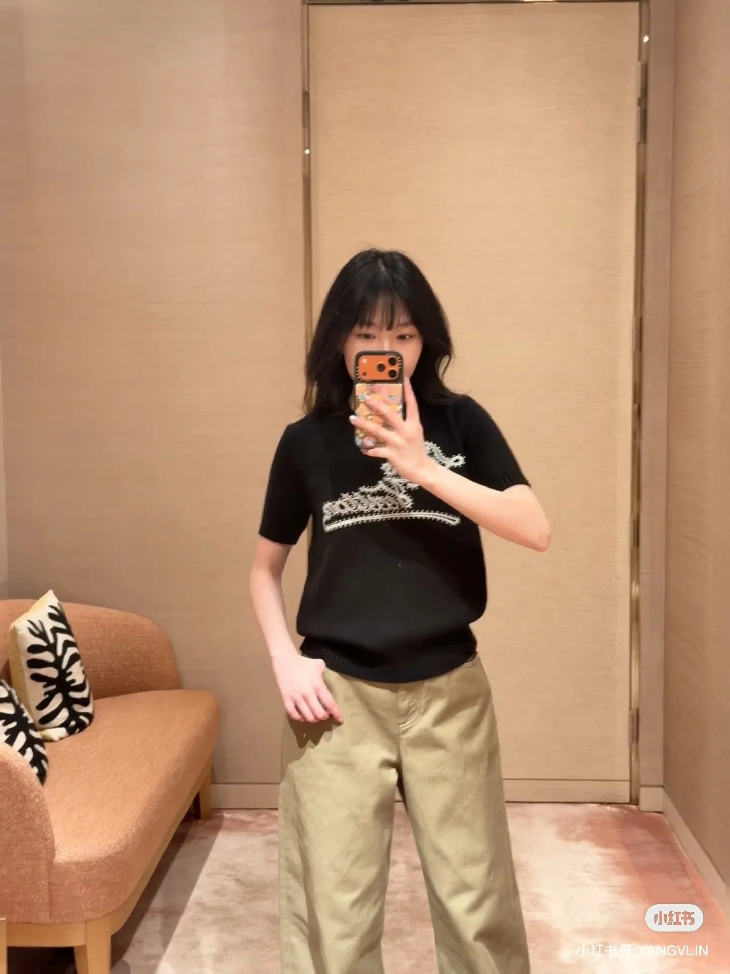 루이비통 캐시미어 자수 여성 반팔 티셔츠 상세 이미지 5