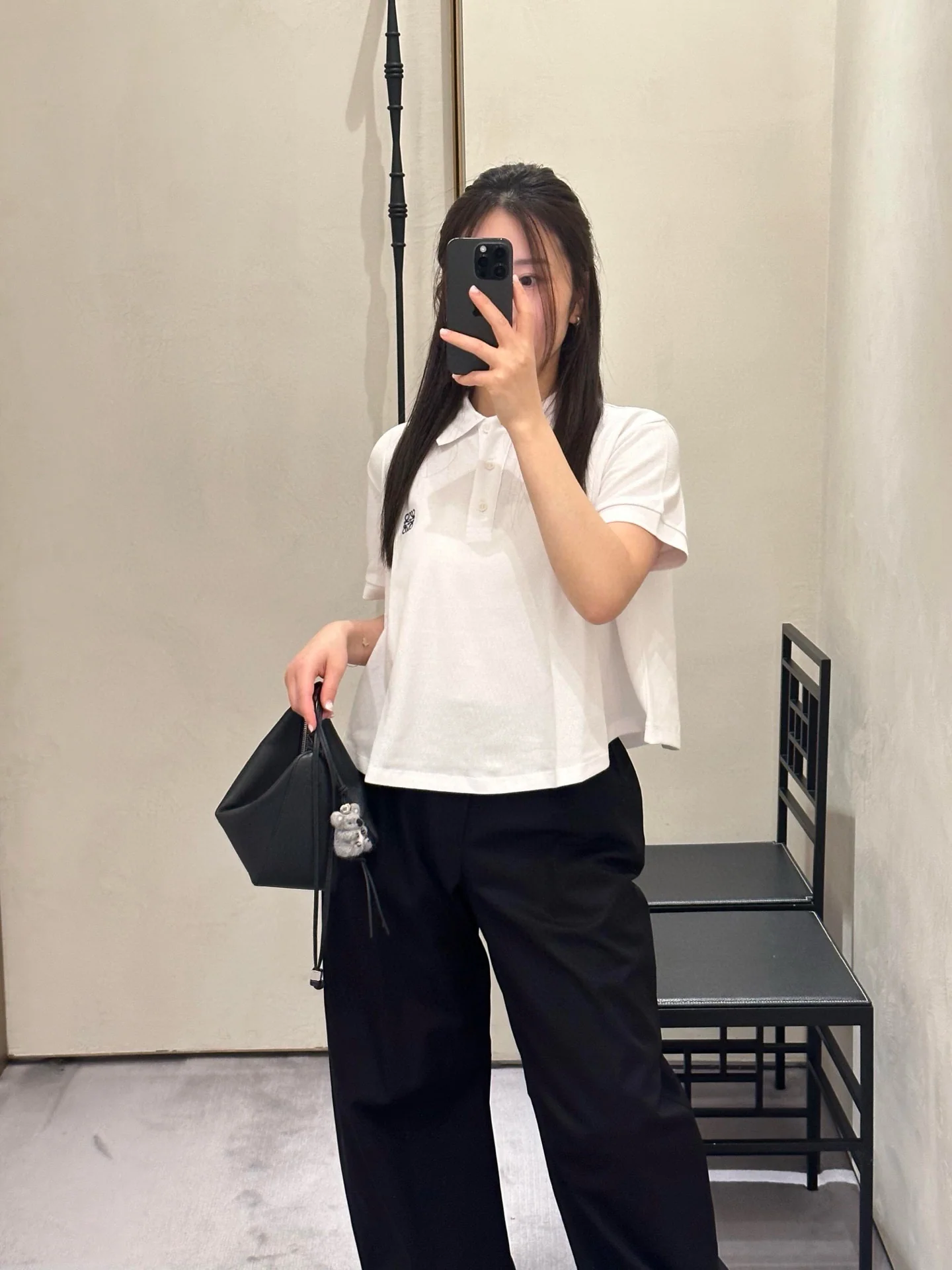 로에베 레터 자수 카라 반팔 티셔츠 2025 SS 상세 이미지 5