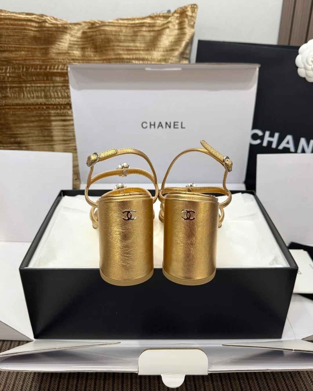 샤넬 카멜리아 장식 하이힐 샌들 상세 이미지 8