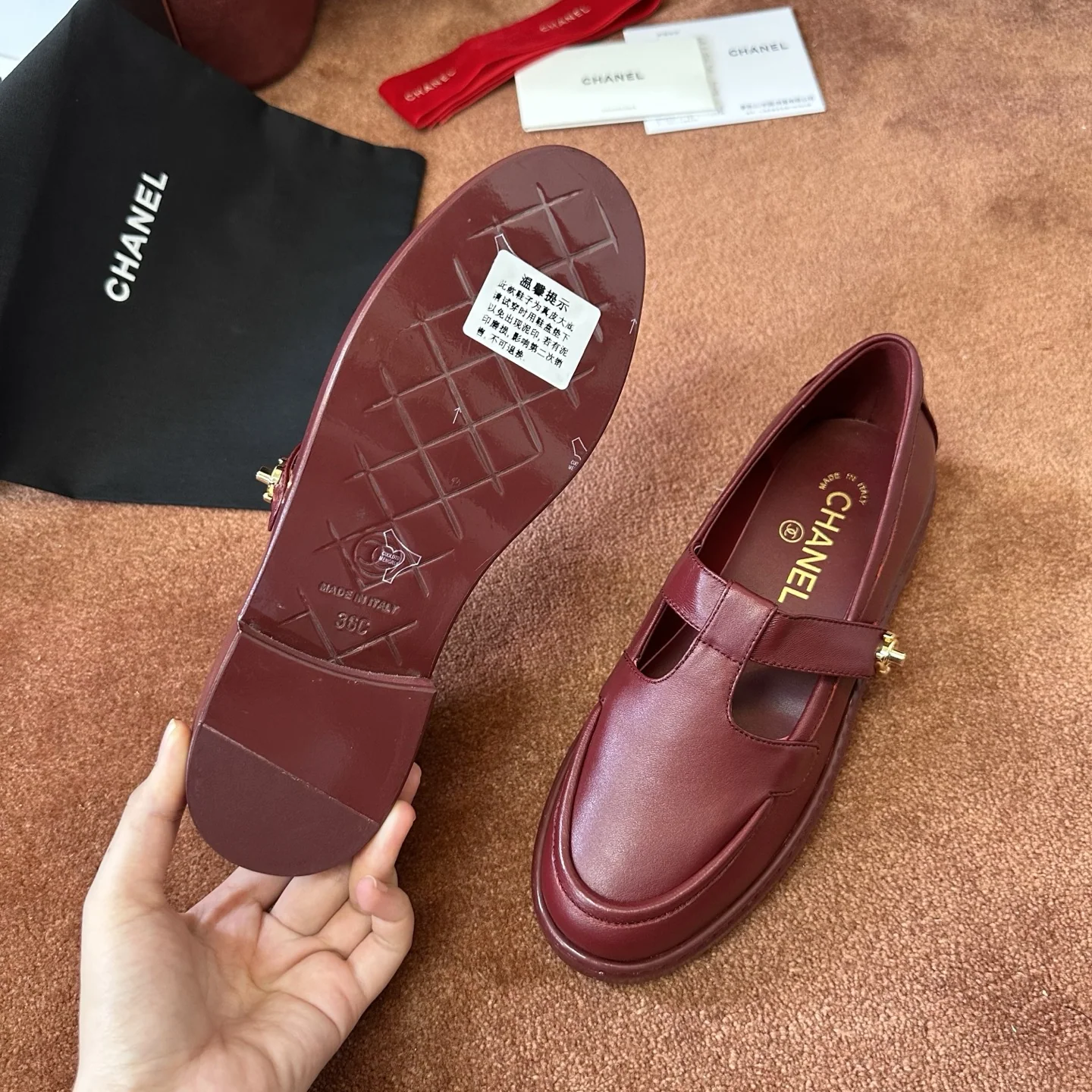 샤넬 염소가죽 에나멜 플랫 슈즈 상세 이미지 5