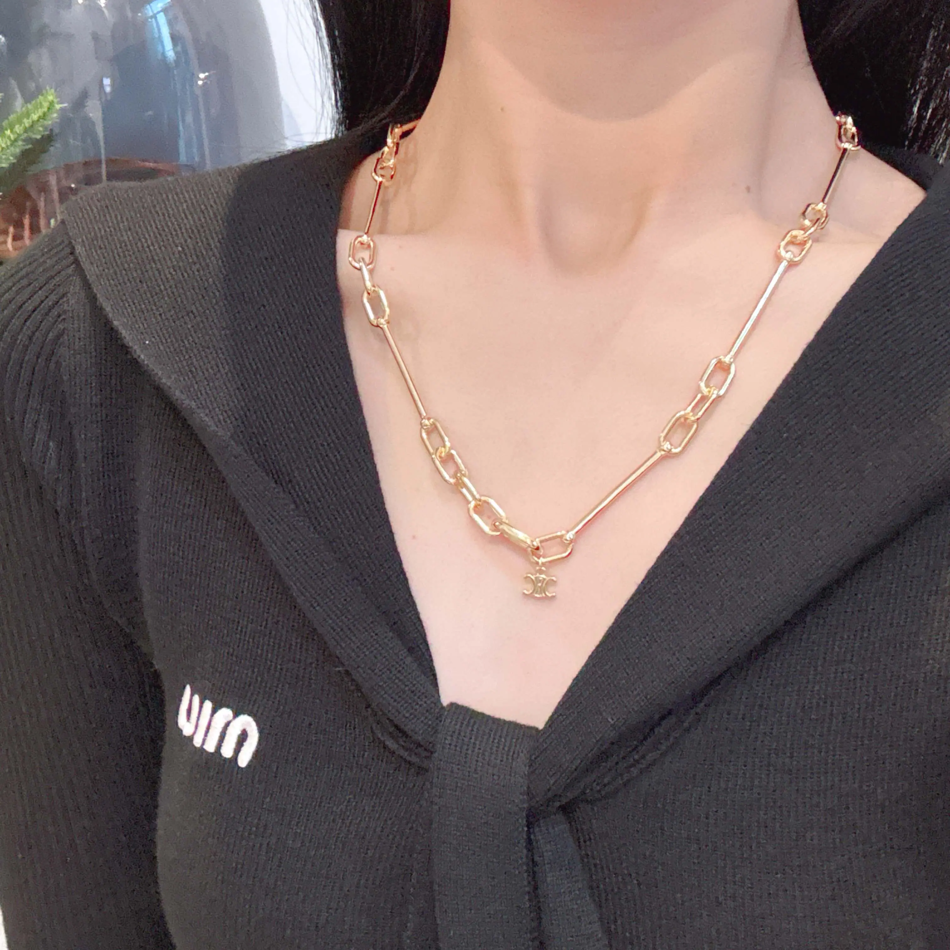 셀린느 목걸이 69257