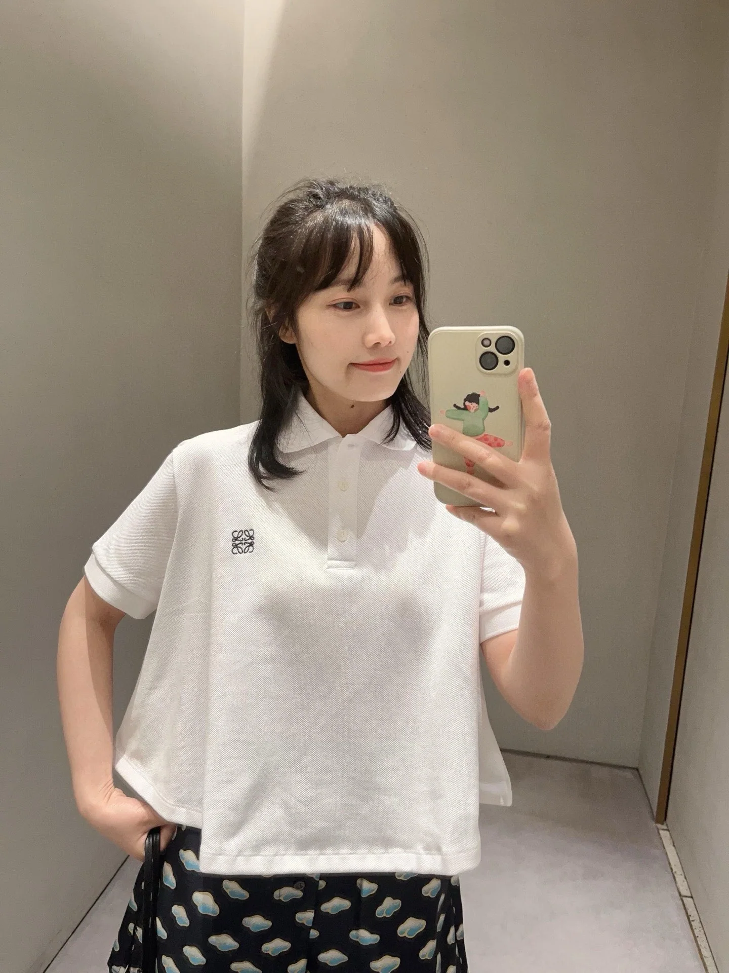 로에베 레터 자수 카라 반팔 티셔츠 2025 SS 상세 이미지 7