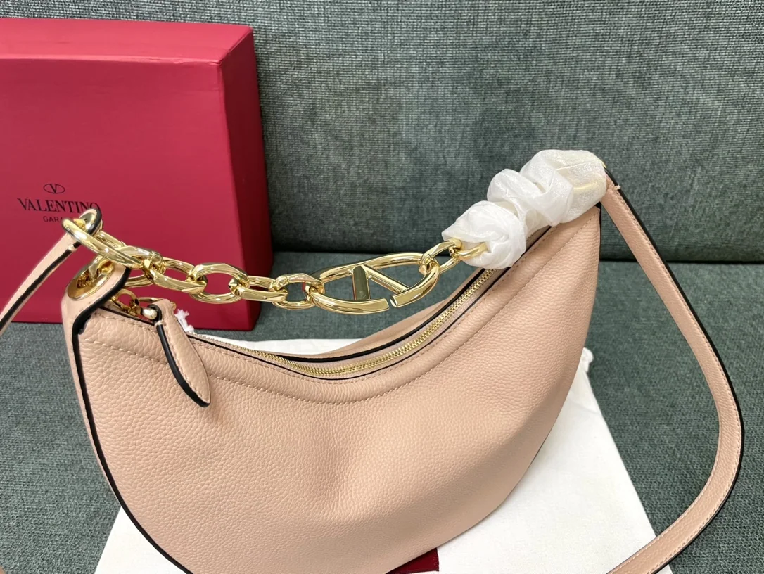 발렌티노 V로고 레더 체인 숄더백 상세 이미지 7