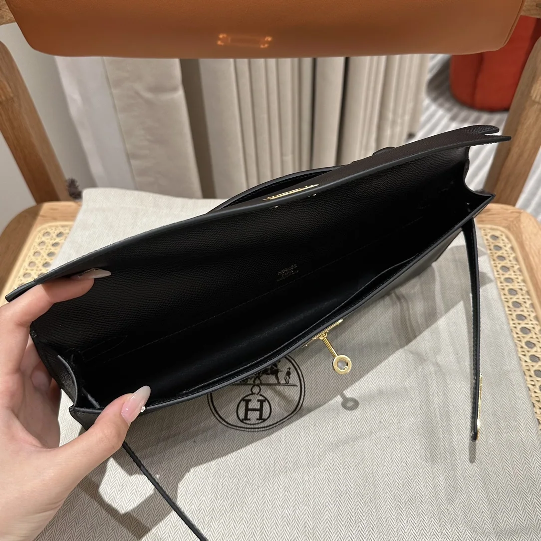 에르메스 켈리 클러치백 블랙 앱송 가죽 골드 장식 31 CM 상세 이미지 8