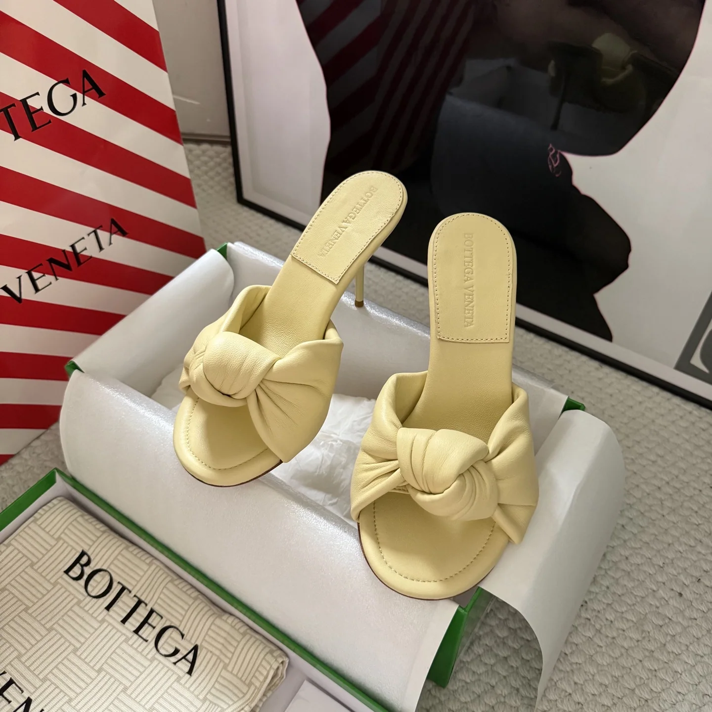 보테가베네타 체리 컬렉션 노트 뮬 슬리퍼 상세 이미지 1