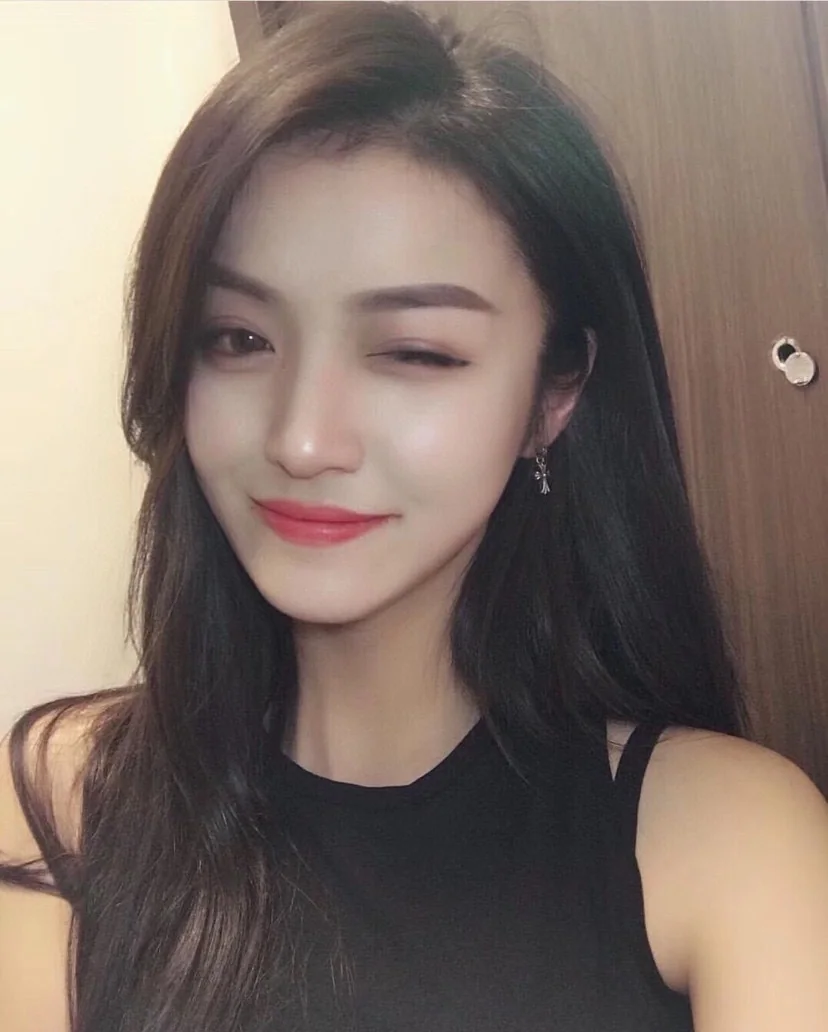 크롬하츠 레트로 크로스 엠보스 귀걸이 상세 이미지 8