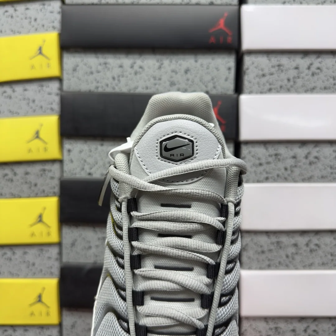 나이키 [TK] 에어 맥스 플러스 852630-021 201973 Nike Air Max Plus Wolf Grey 상세 이미지 3